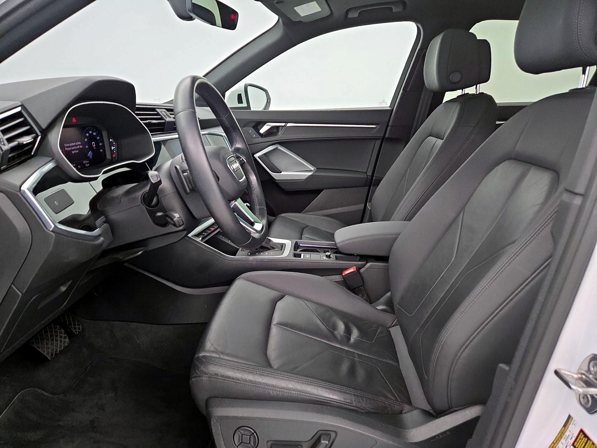 Thumbnail: 2021 Audi Q3 - 11