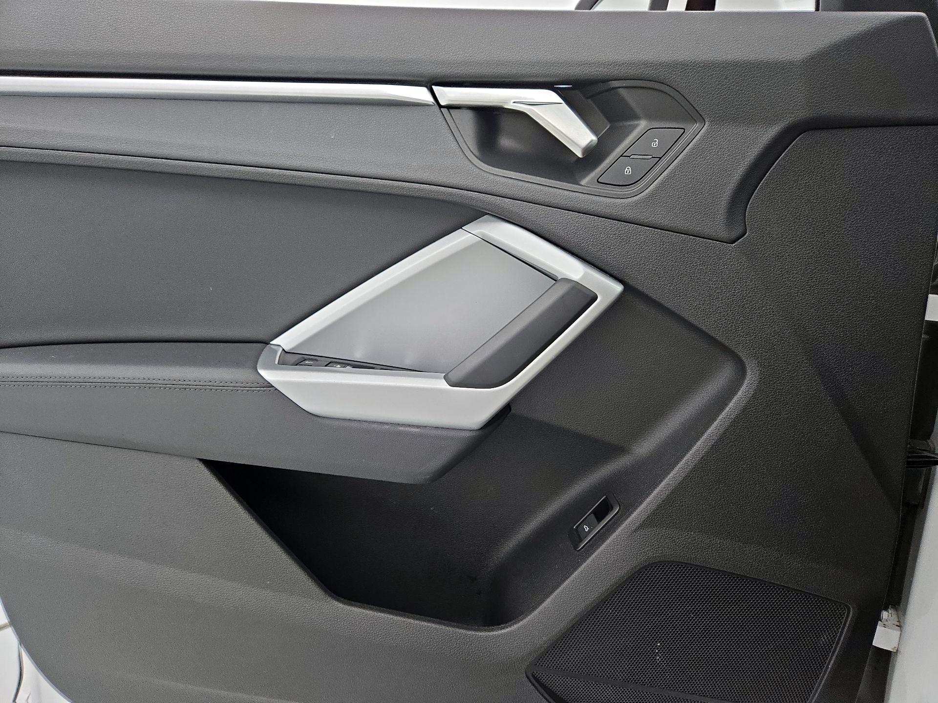 Thumbnail: 2021 Audi Q3 - 12