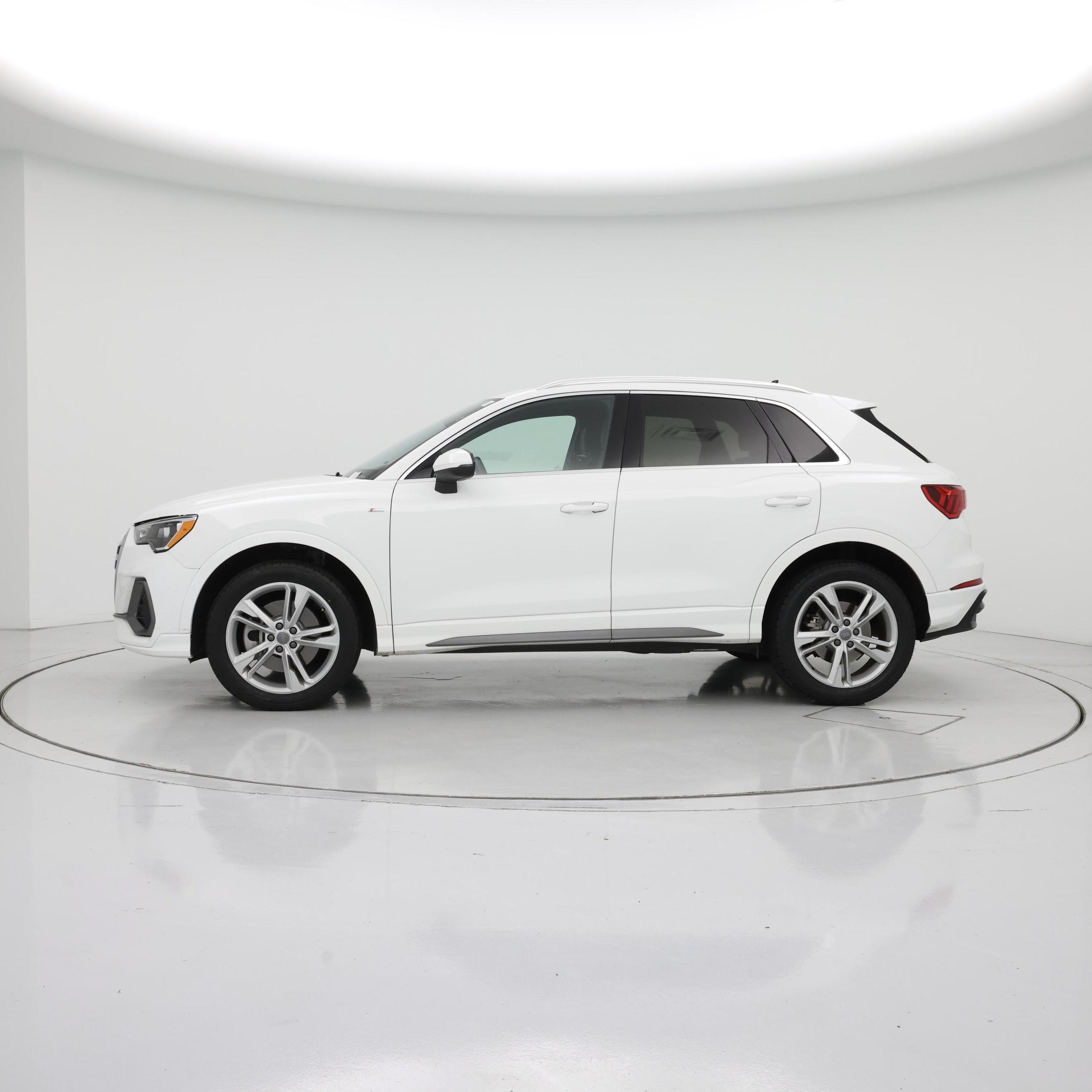 Thumbnail: 2021 Audi Q3 - 3