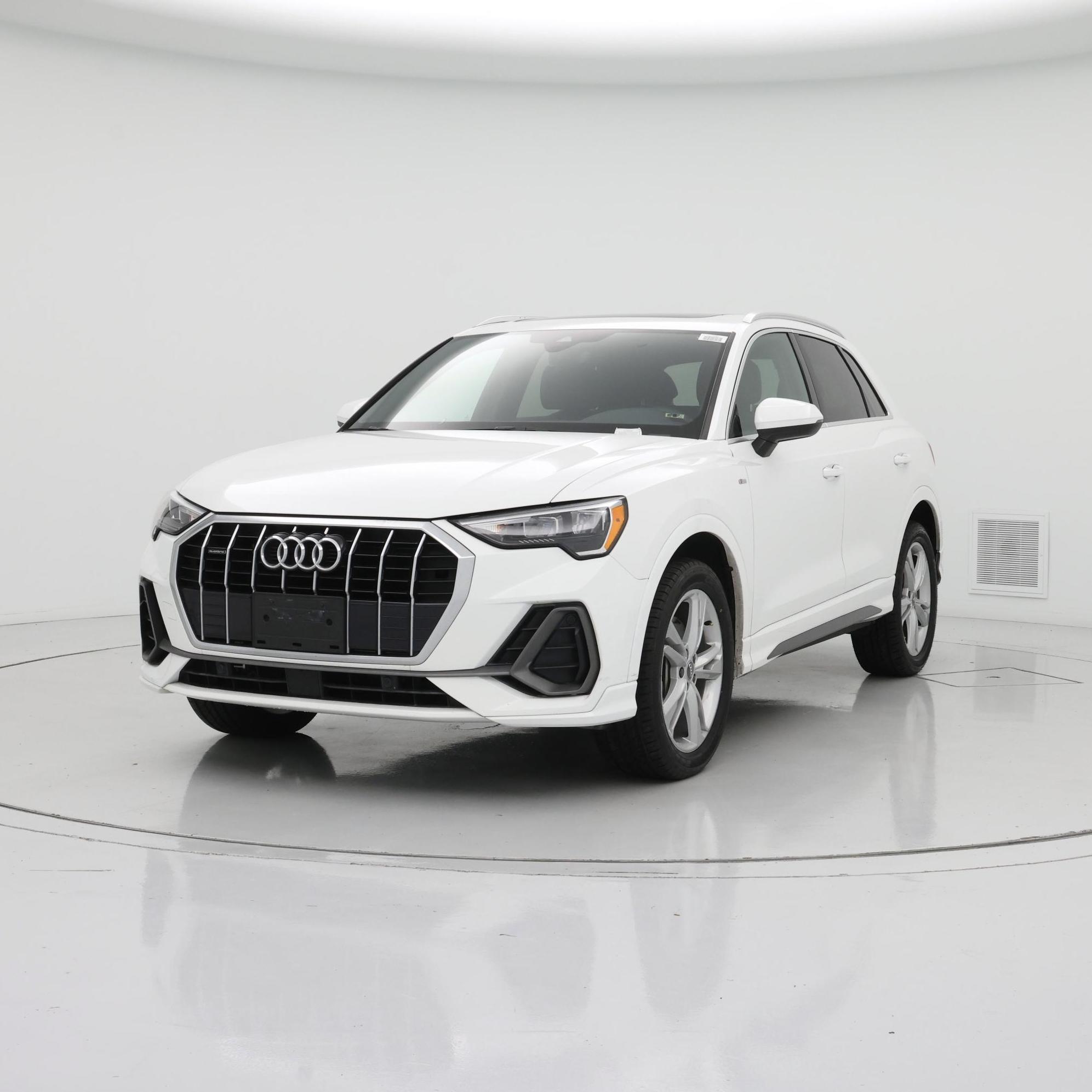 Thumbnail: 2021 Audi Q3 - 4