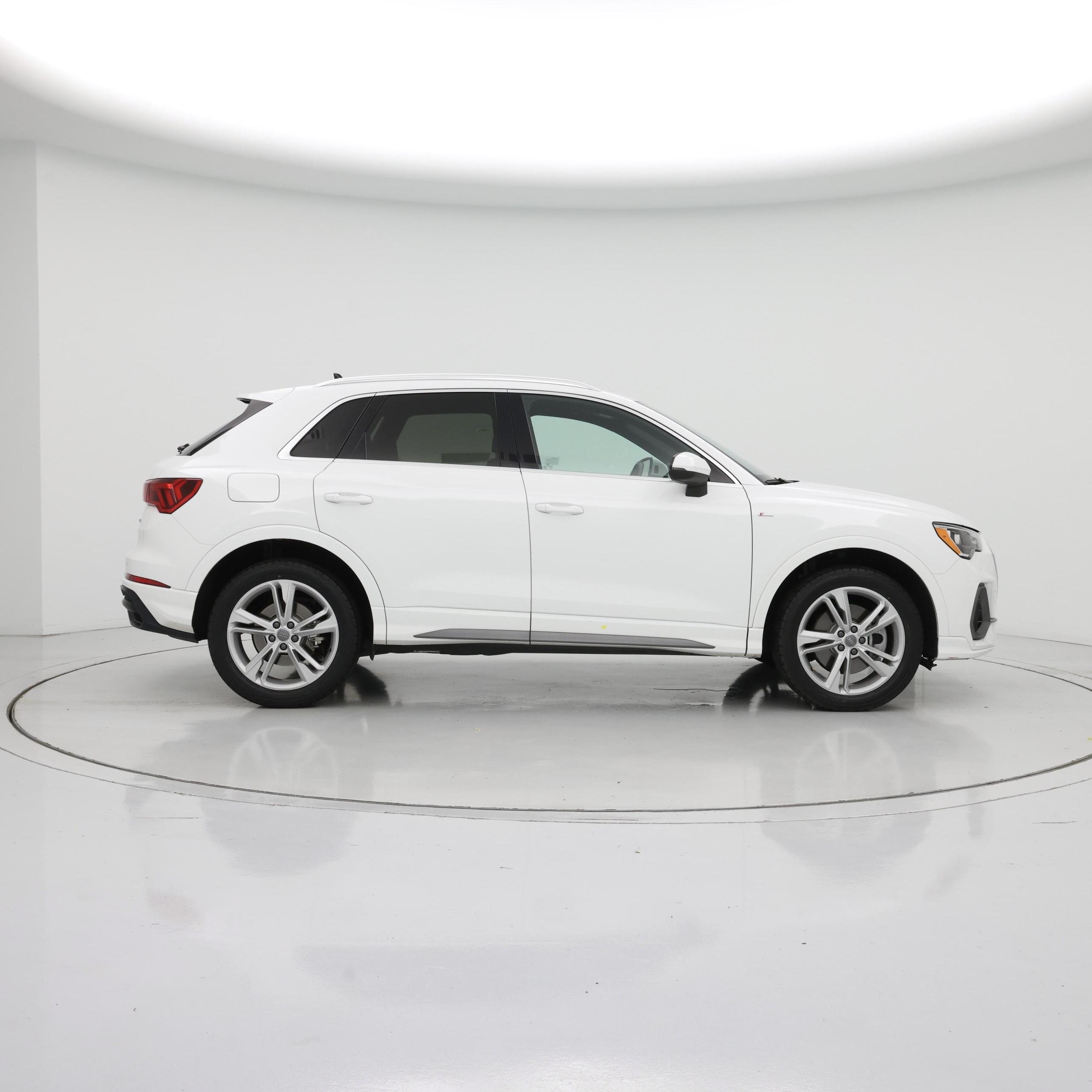 Thumbnail: 2021 Audi Q3 - 7