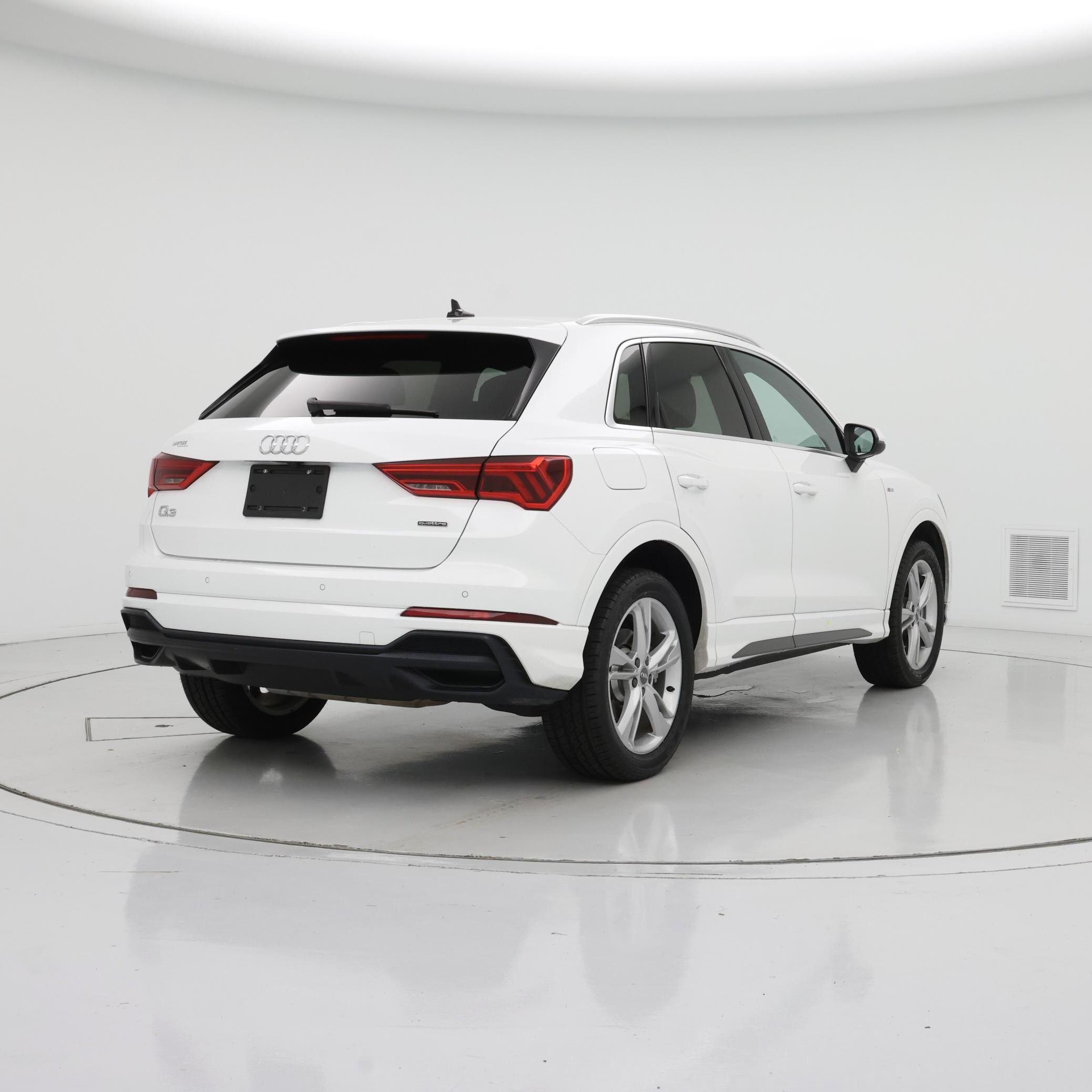 Thumbnail: 2021 Audi Q3 - 8