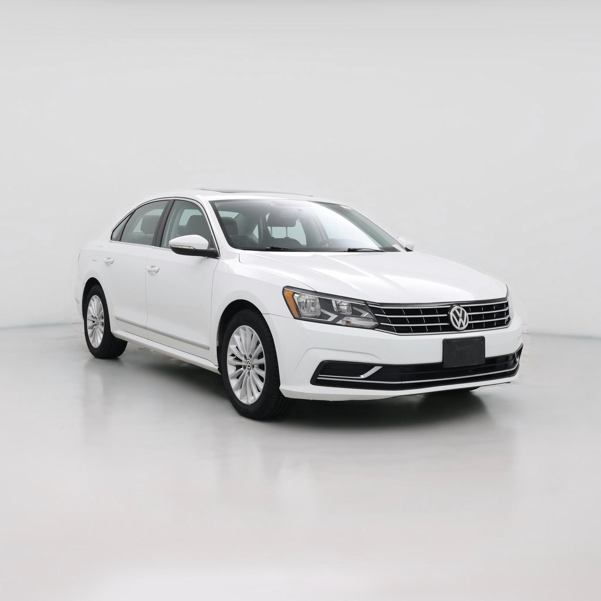 Thumbnail: 2017 Volkswagen Passat - 1