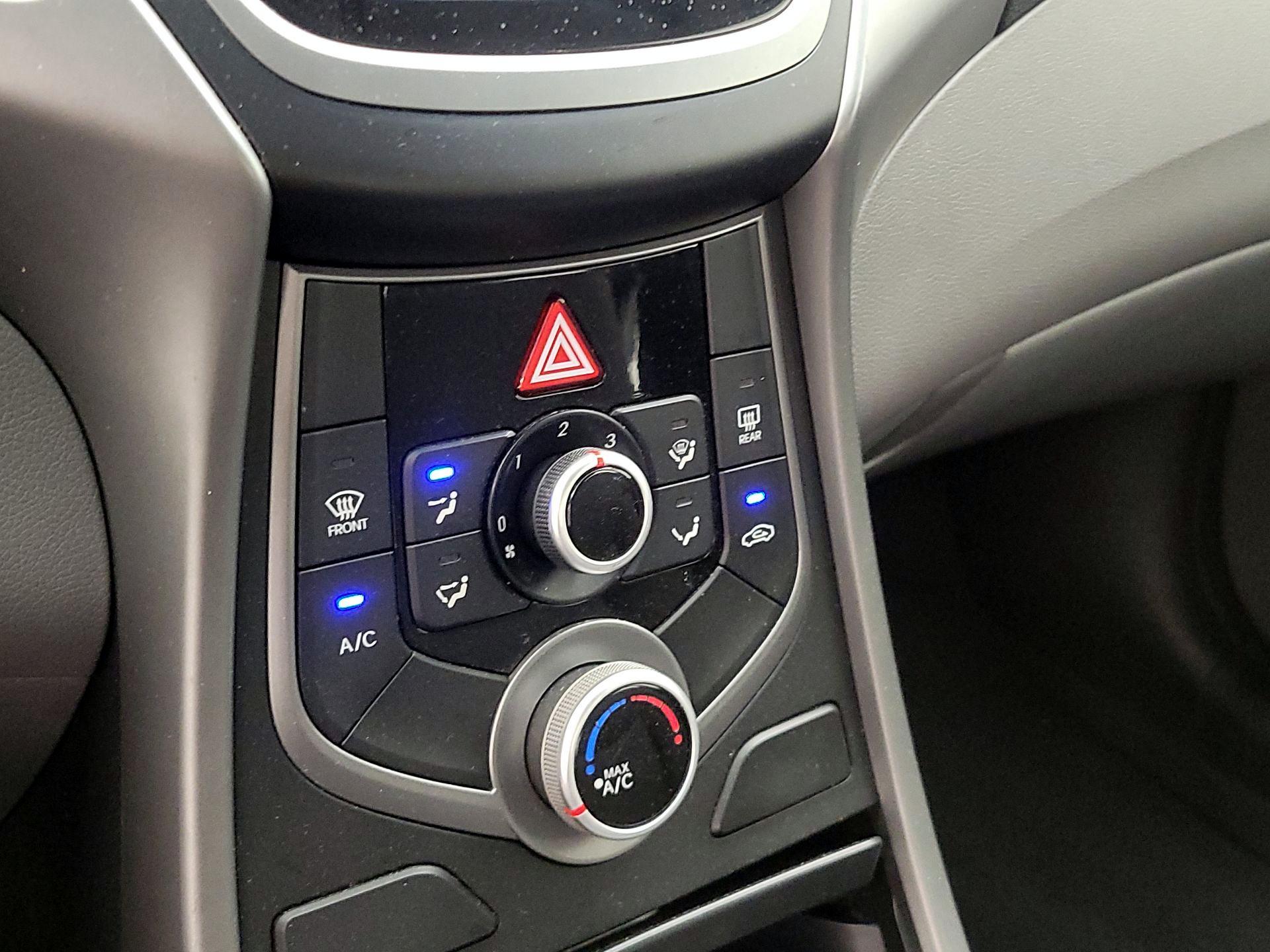 Thumbnail: 2015 Hyundai Elantra - 16