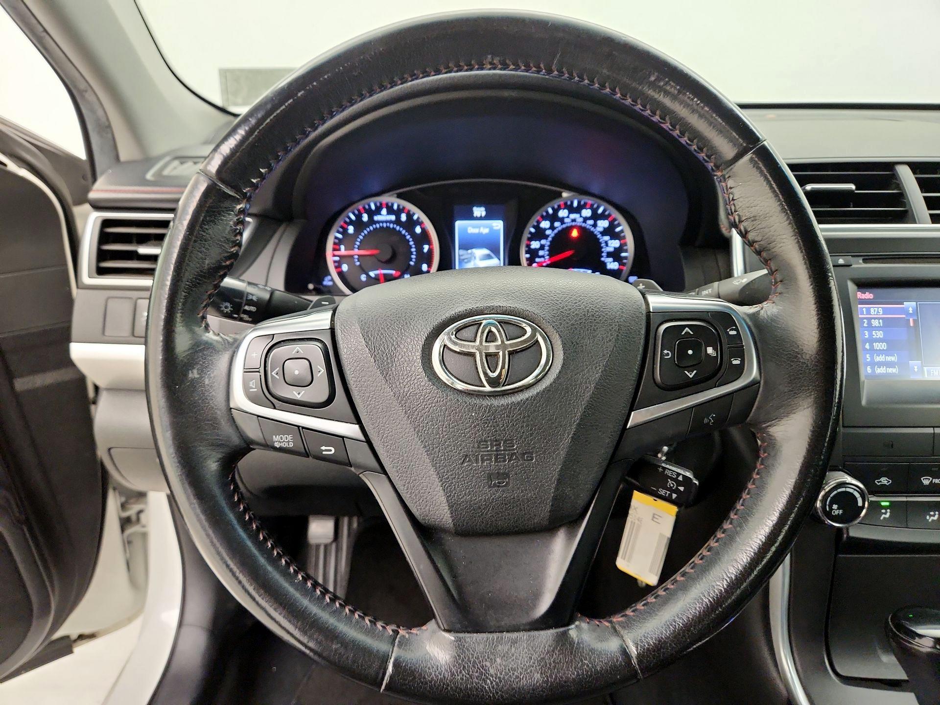 Thumbnail: 2015 Toyota Camry - 10