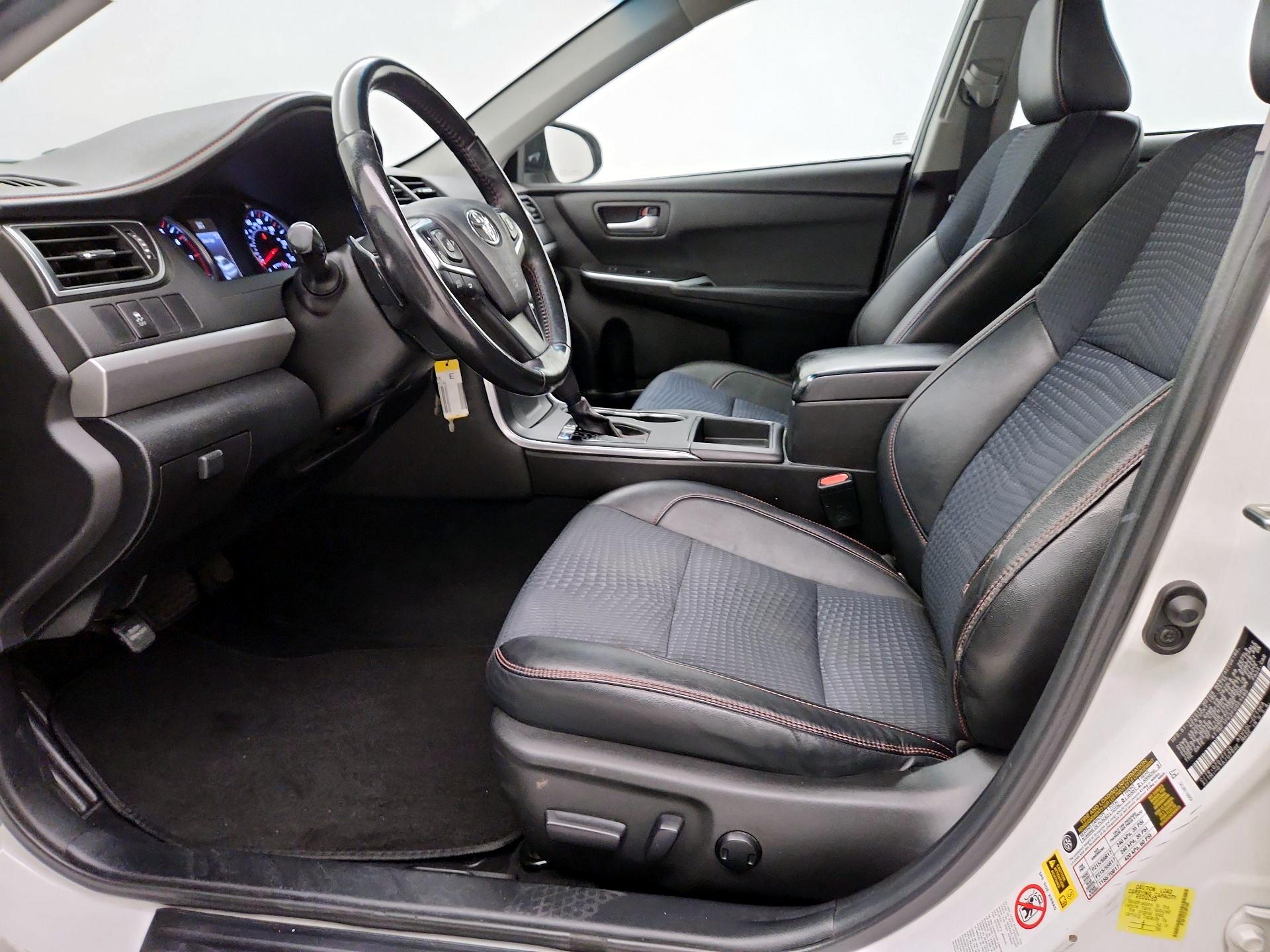 Thumbnail: 2015 Toyota Camry - 11