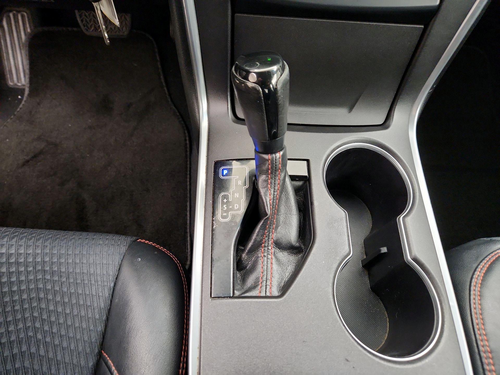 Thumbnail: 2015 Toyota Camry - 17
