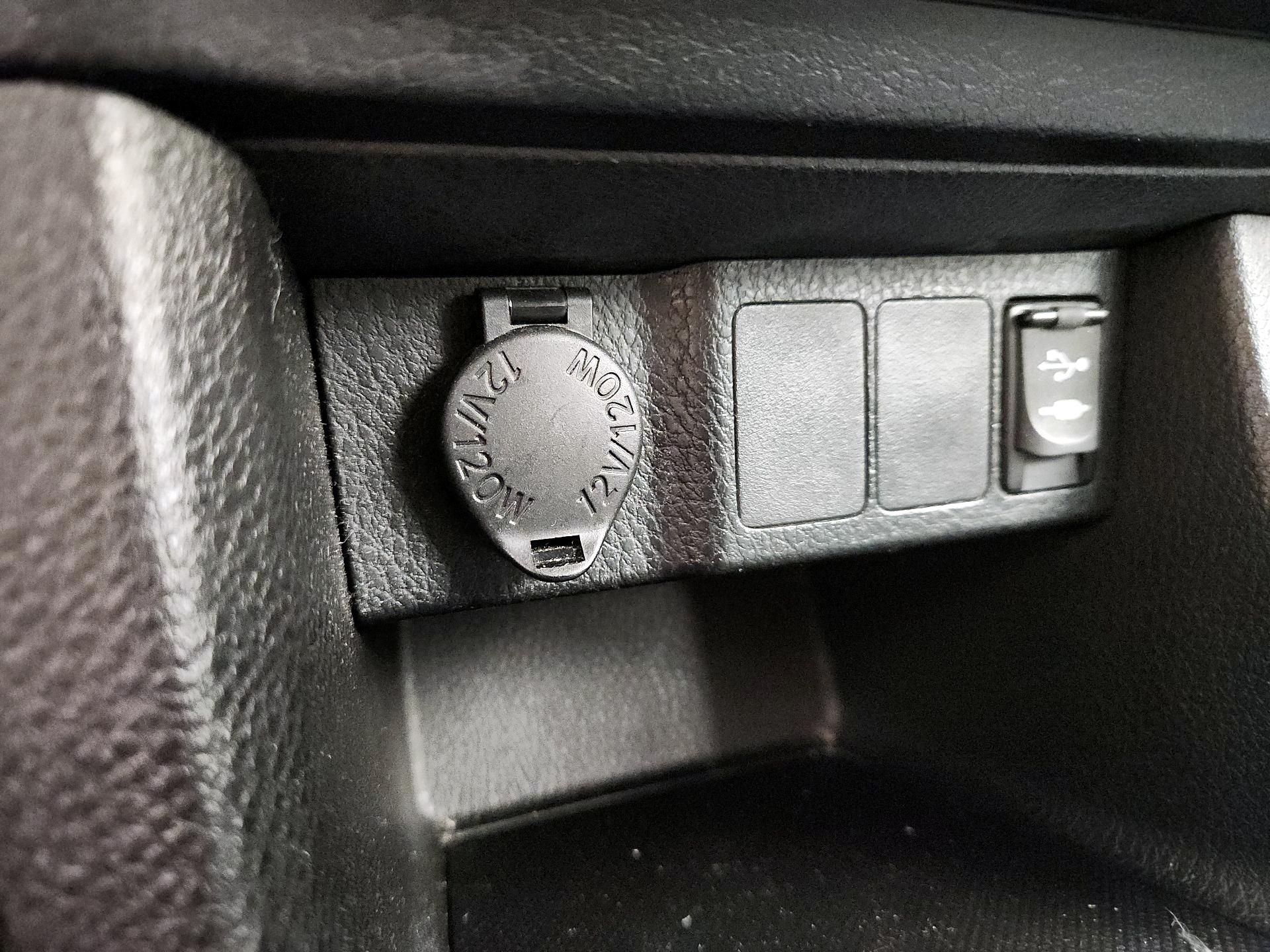 Thumbnail: 2014 Toyota Corolla - 17