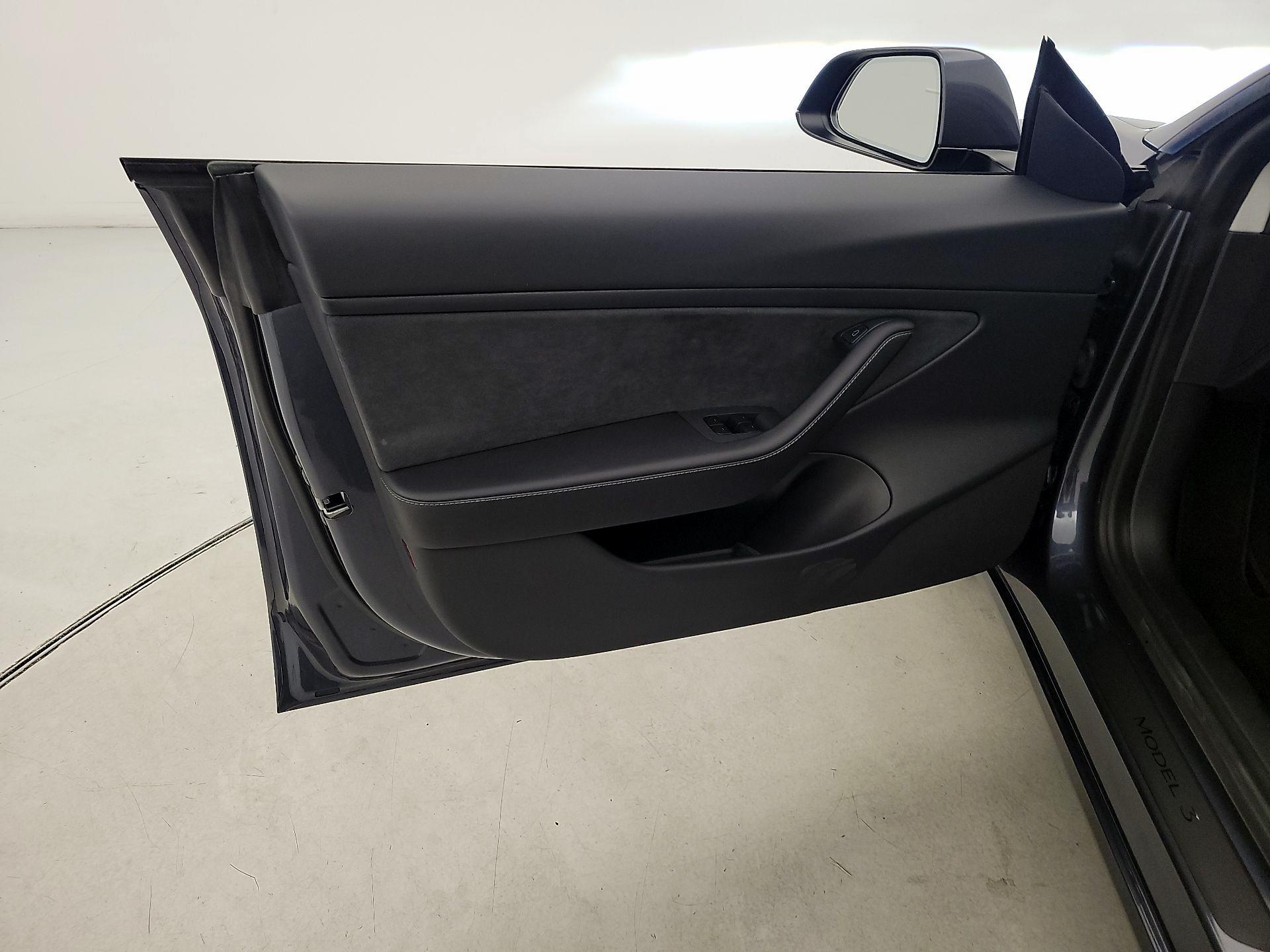 Thumbnail: 2021 Tesla Model 3 - 12