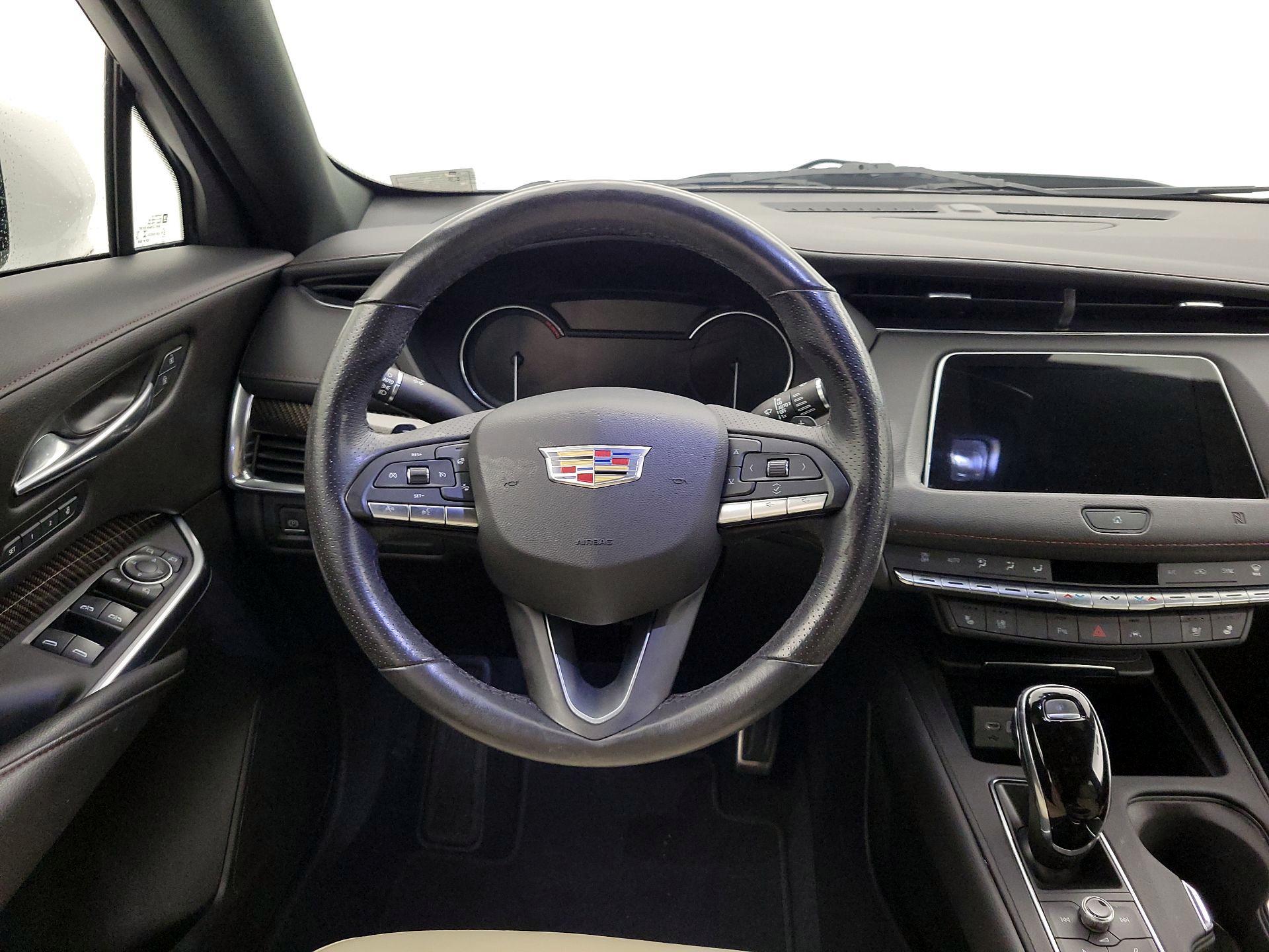 Thumbnail: 2021 Cadillac XT4 - 10