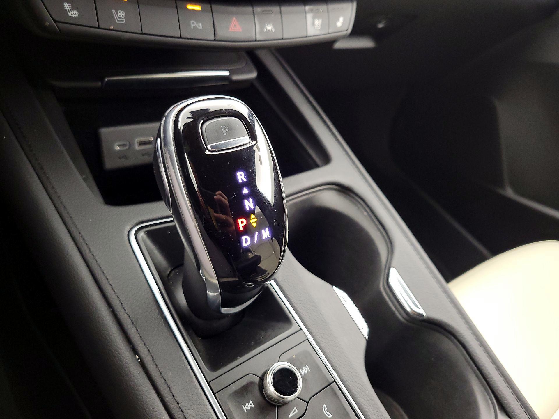 Thumbnail: 2021 Cadillac XT4 - 17