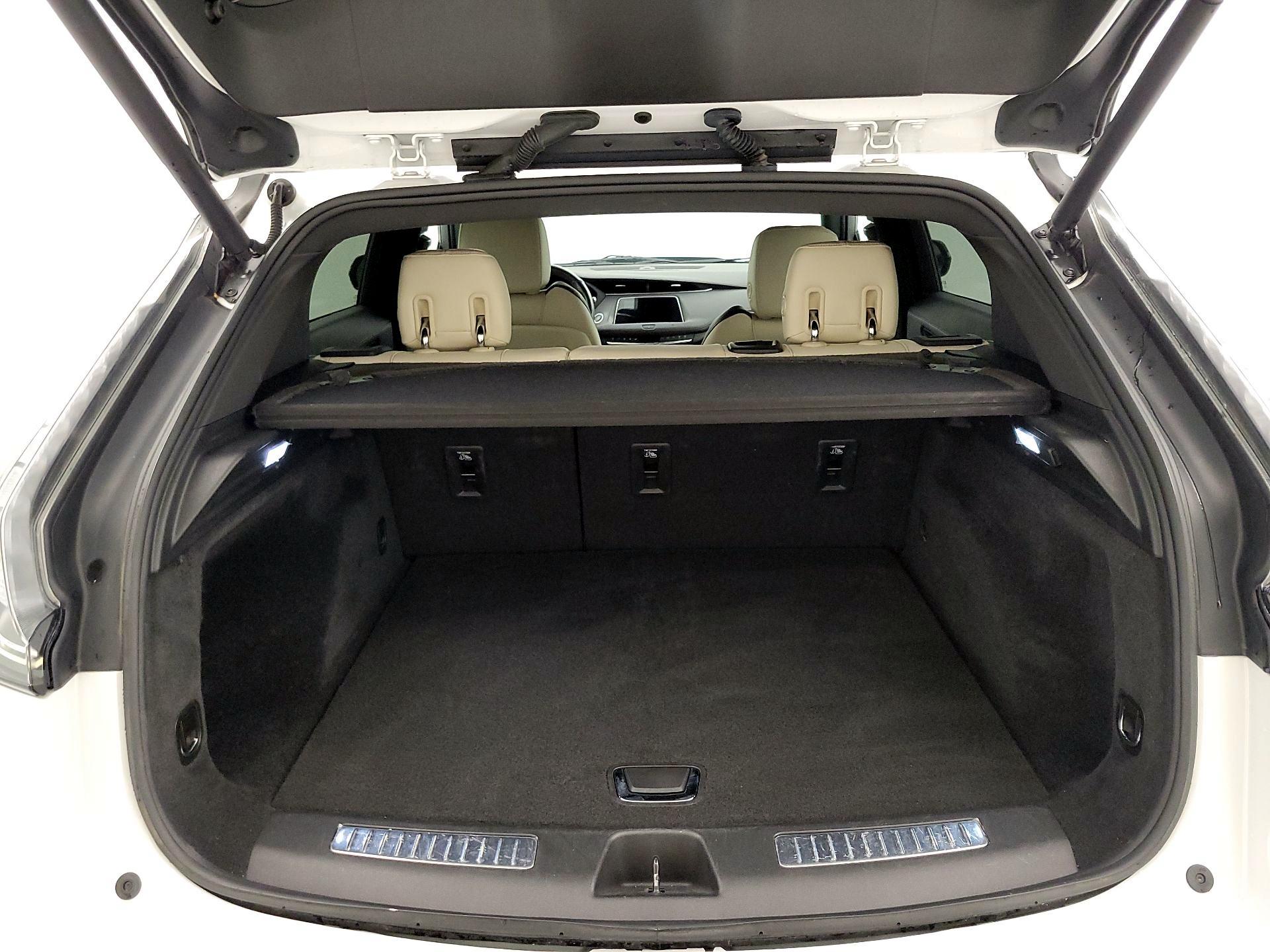 Thumbnail: 2021 Cadillac XT4 - 20