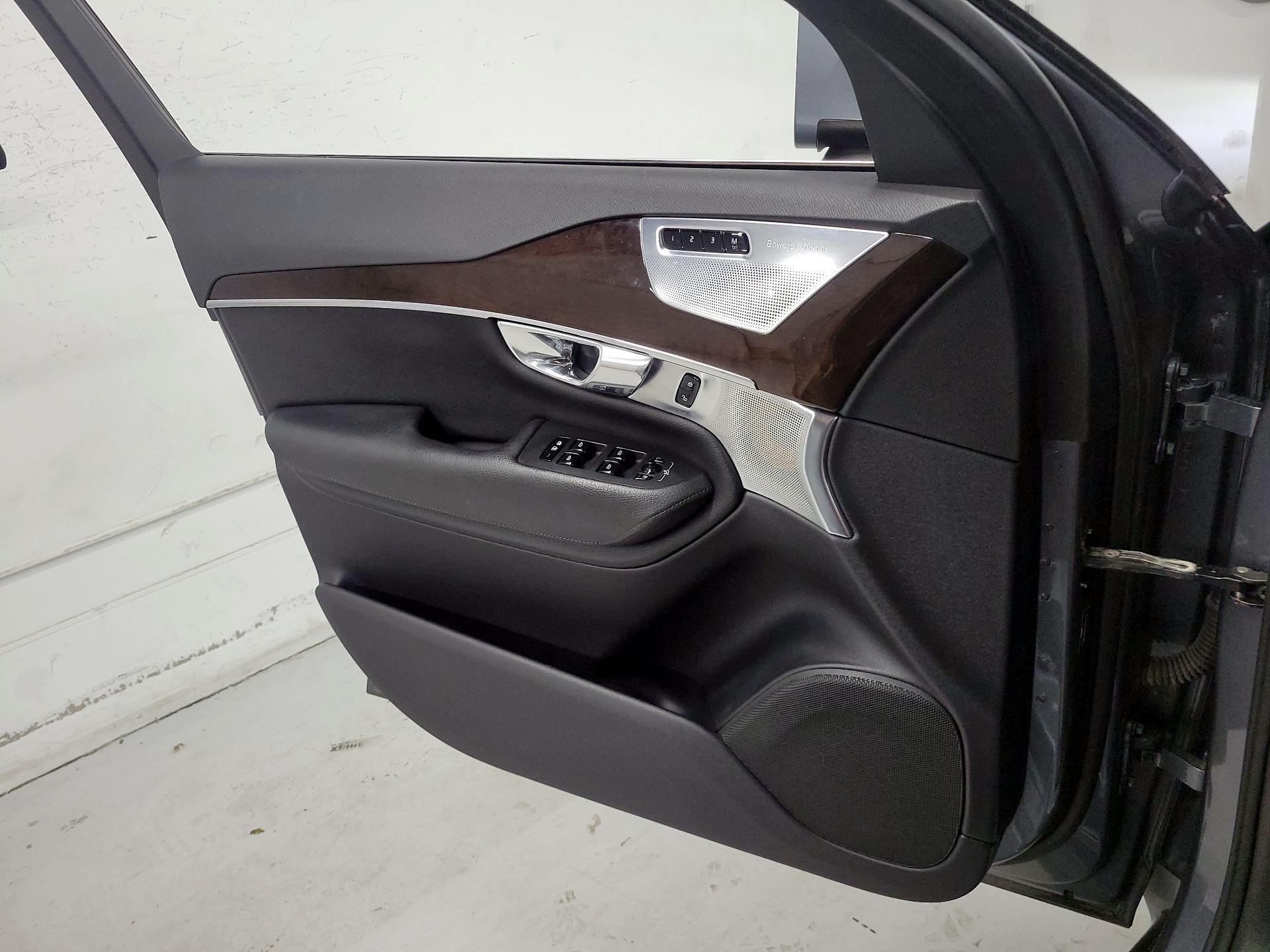 Thumbnail: 2016 Volvo XC90 - 12