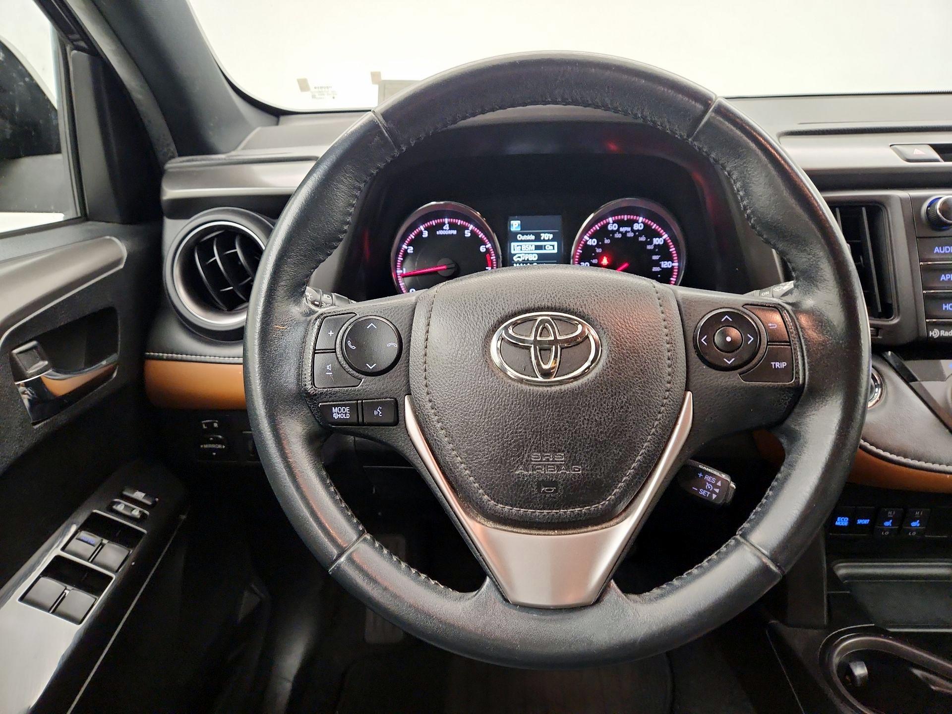 Thumbnail: 2016 Toyota RAV4 - 10