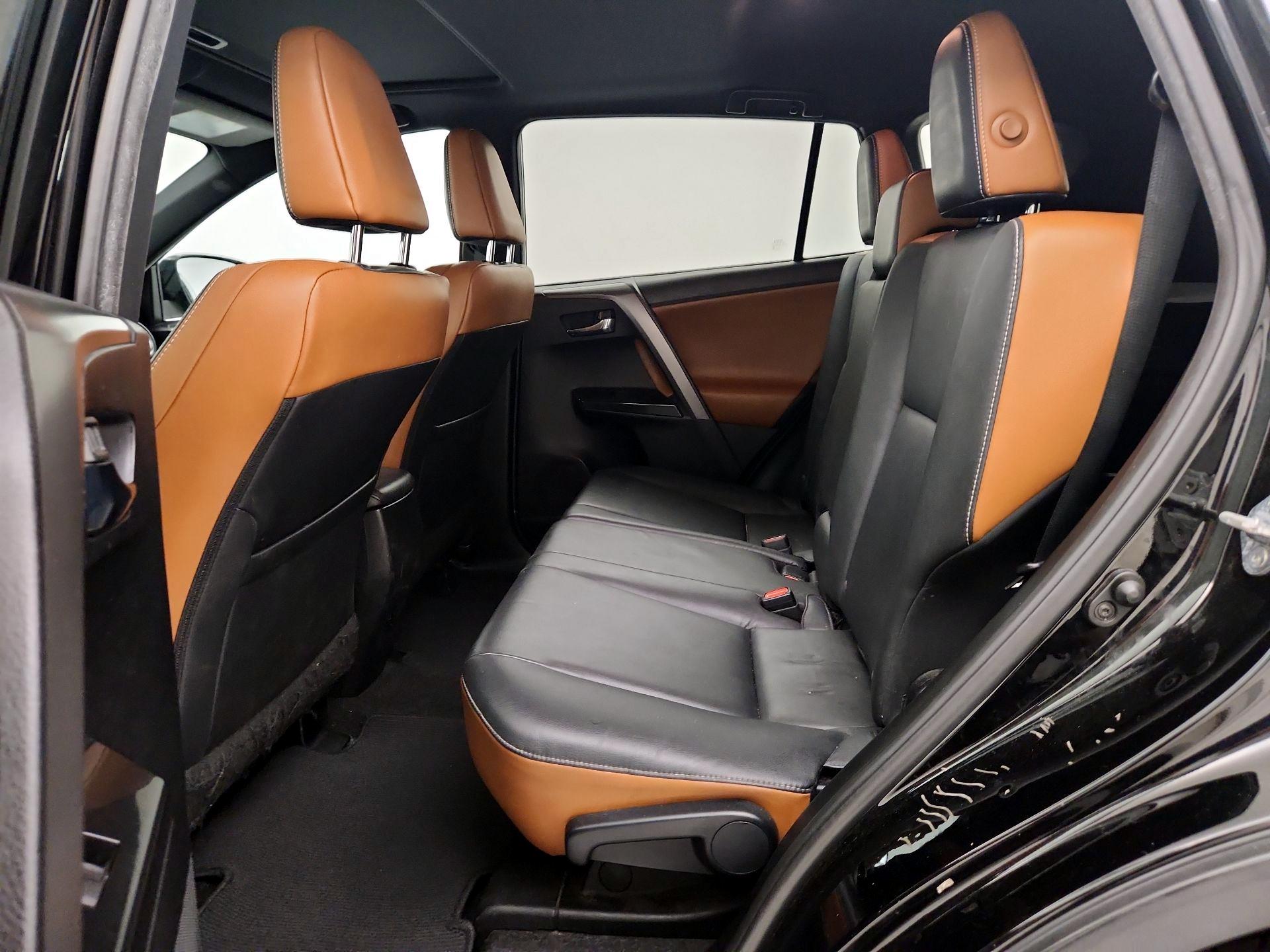 Thumbnail: 2016 Toyota RAV4 - 20