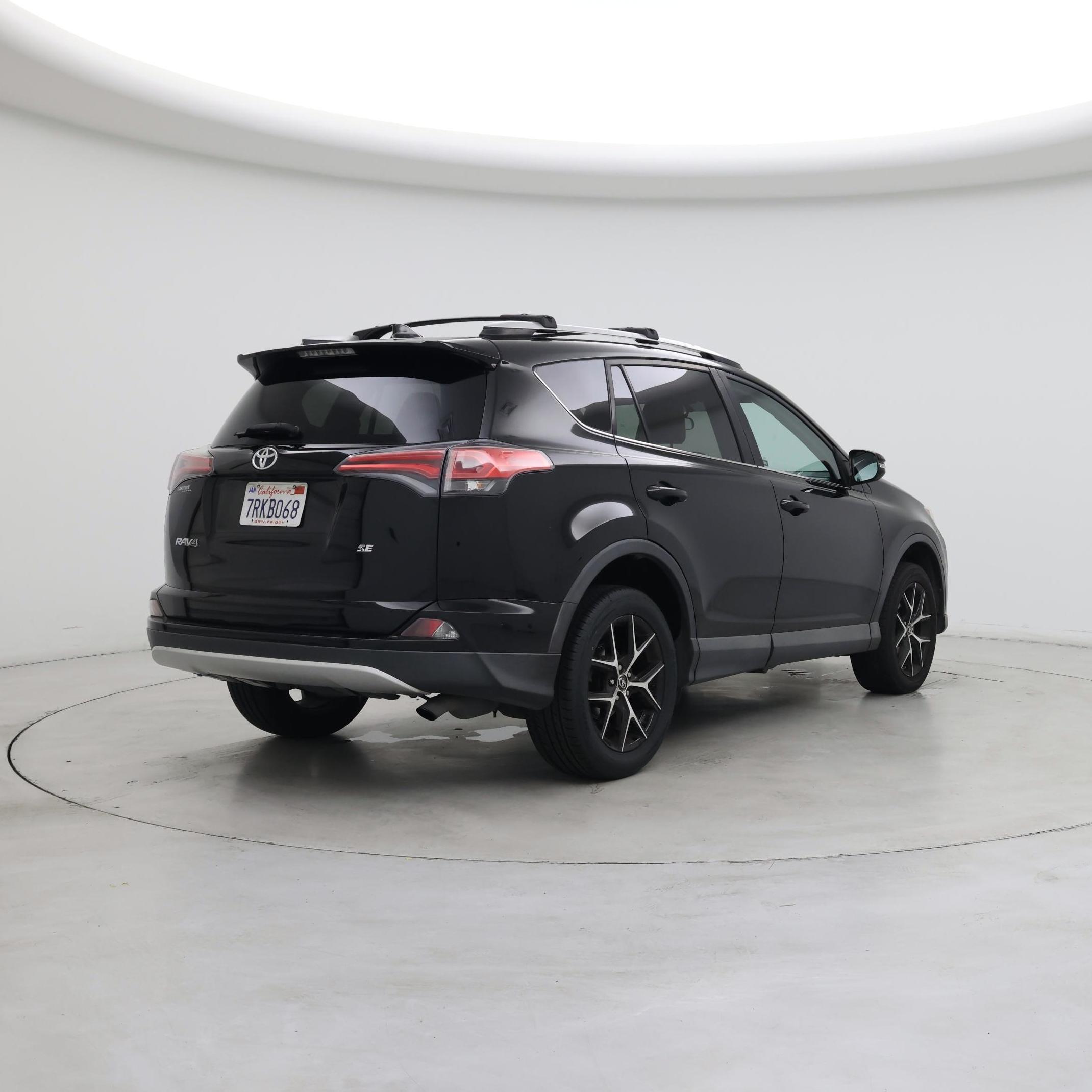 Thumbnail: 2016 Toyota RAV4 - 8