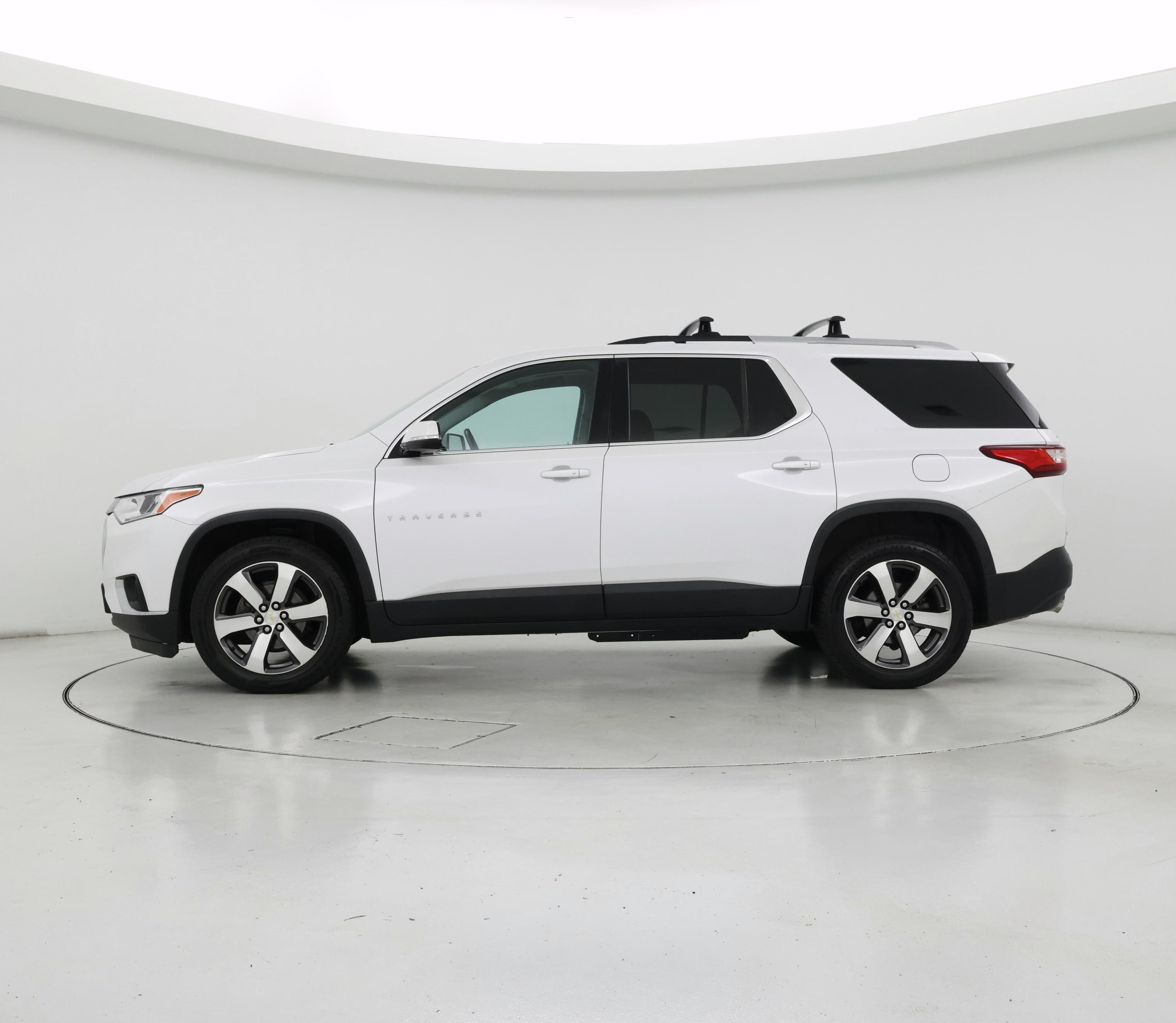 Thumbnail: 2018 Chevrolet Traverse - 3