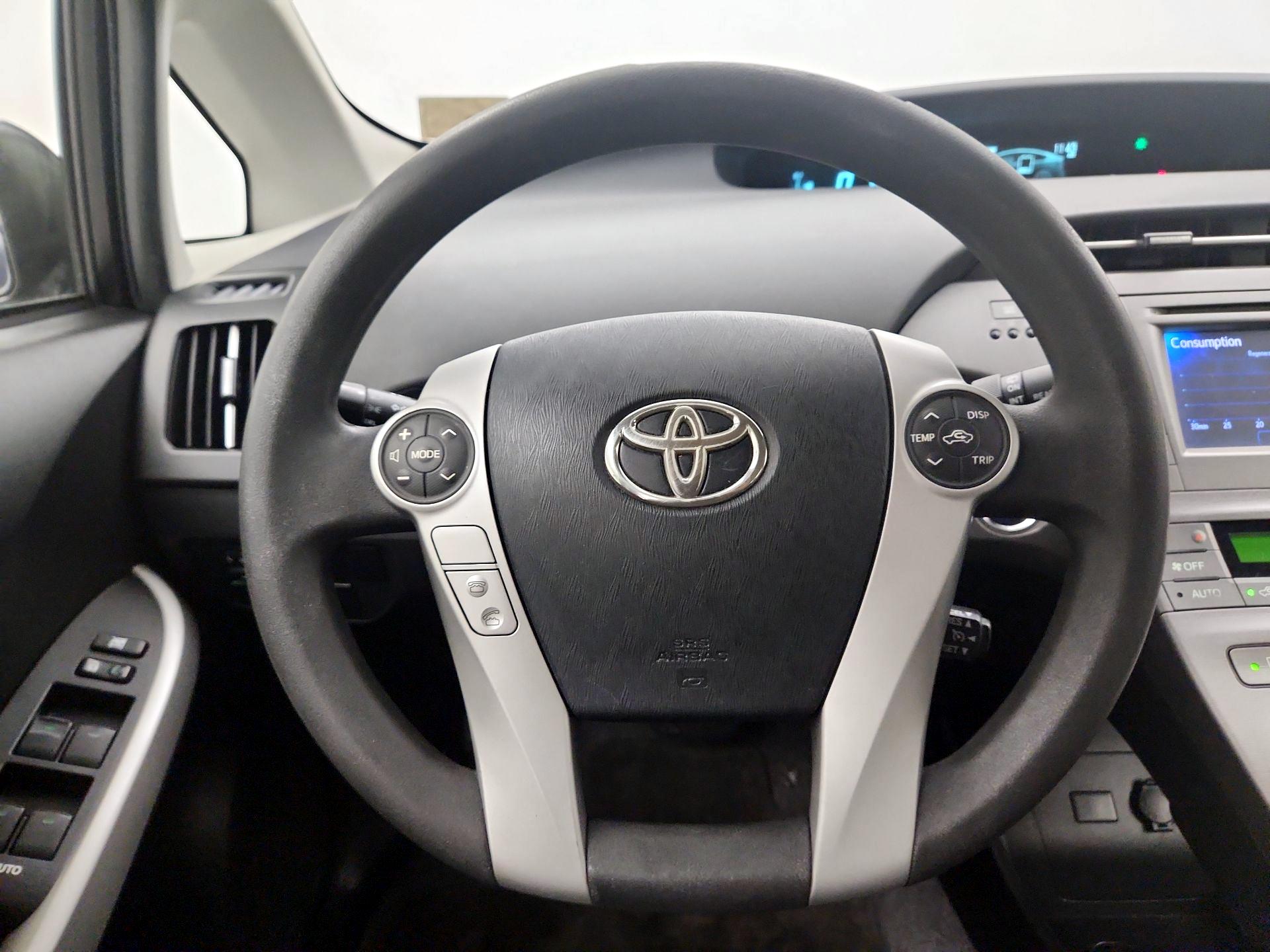 Thumbnail: 2014 Toyota Prius - 10