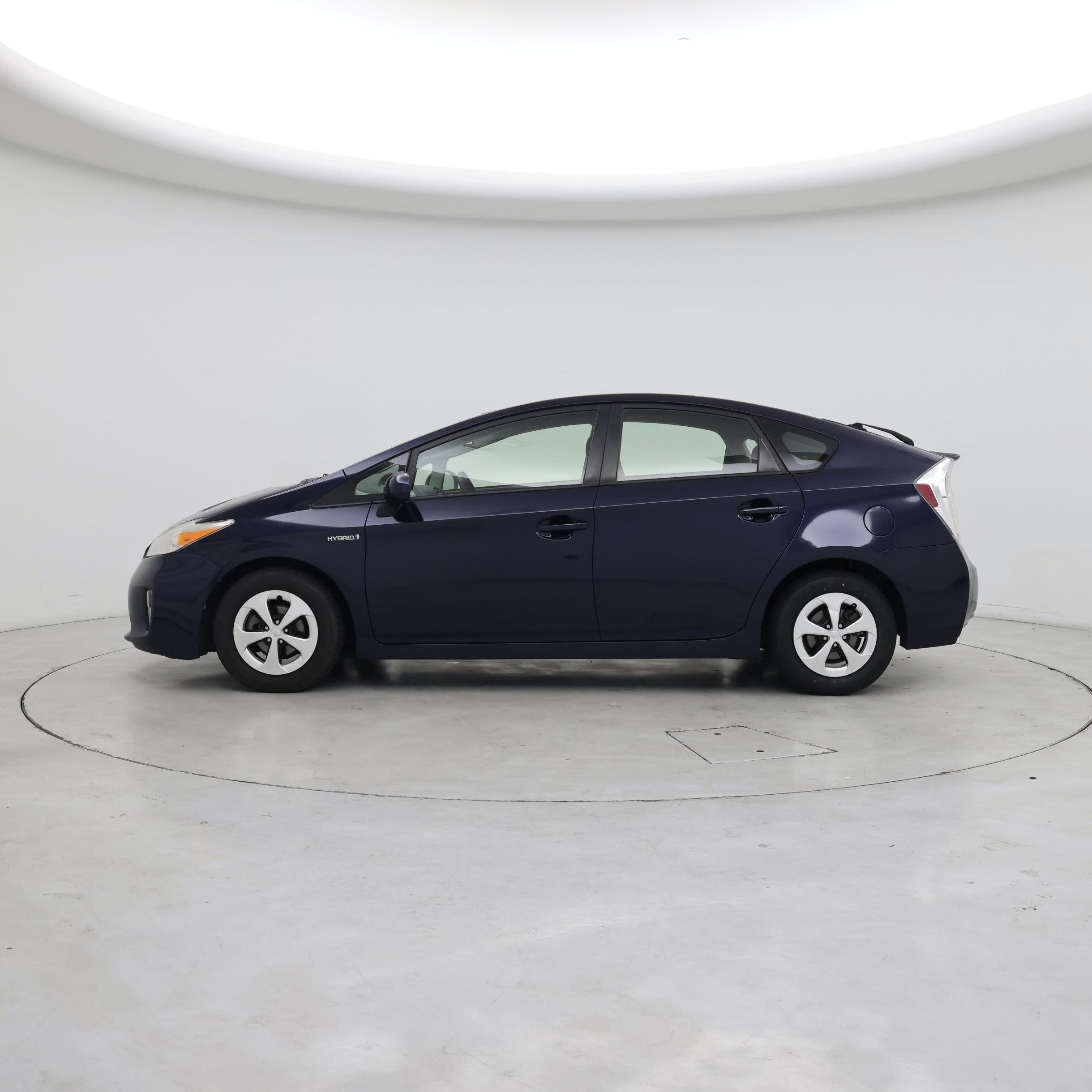 Thumbnail: 2014 Toyota Prius - 3