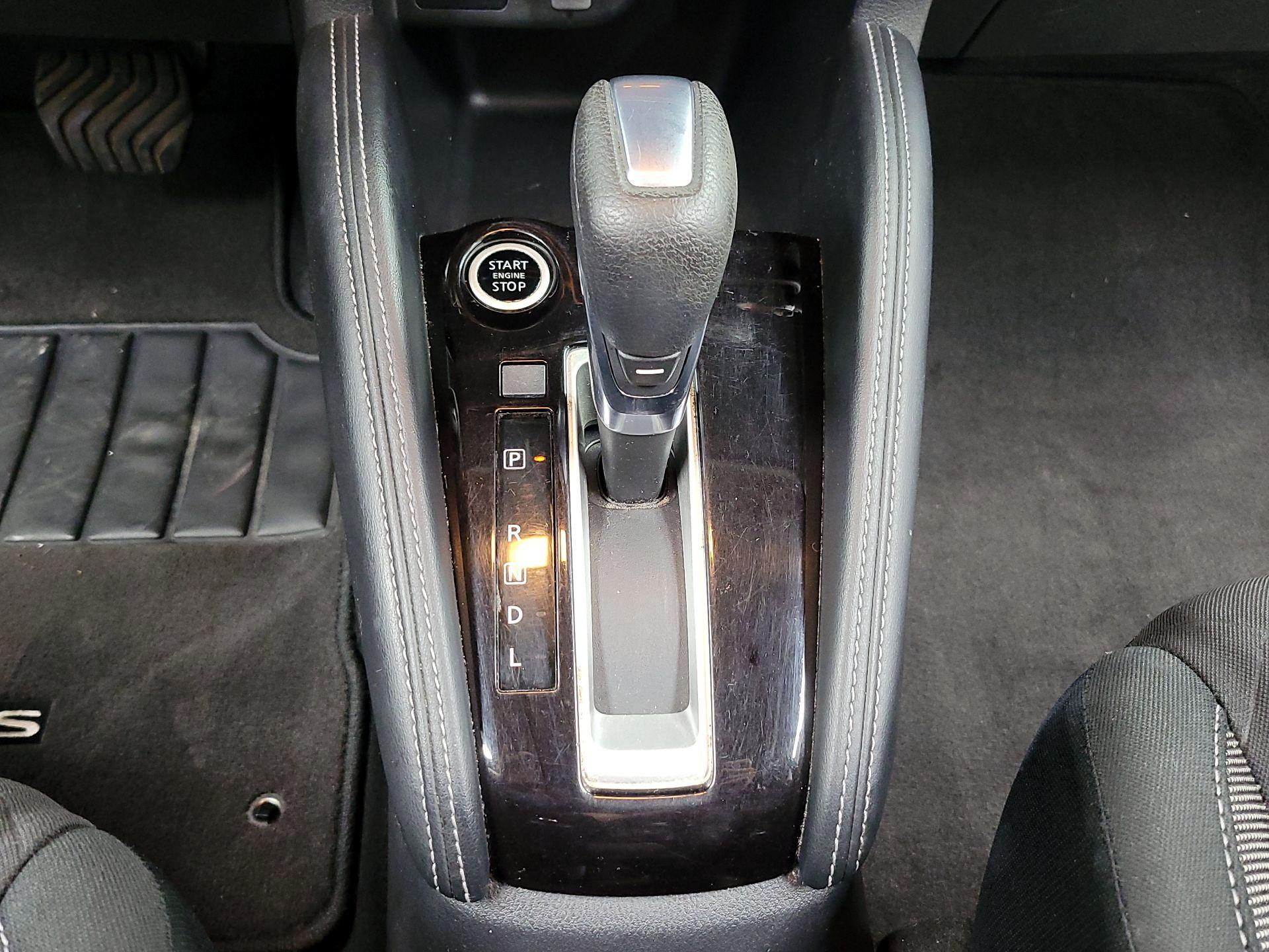 Thumbnail: 2020 Nissan Kicks - 16