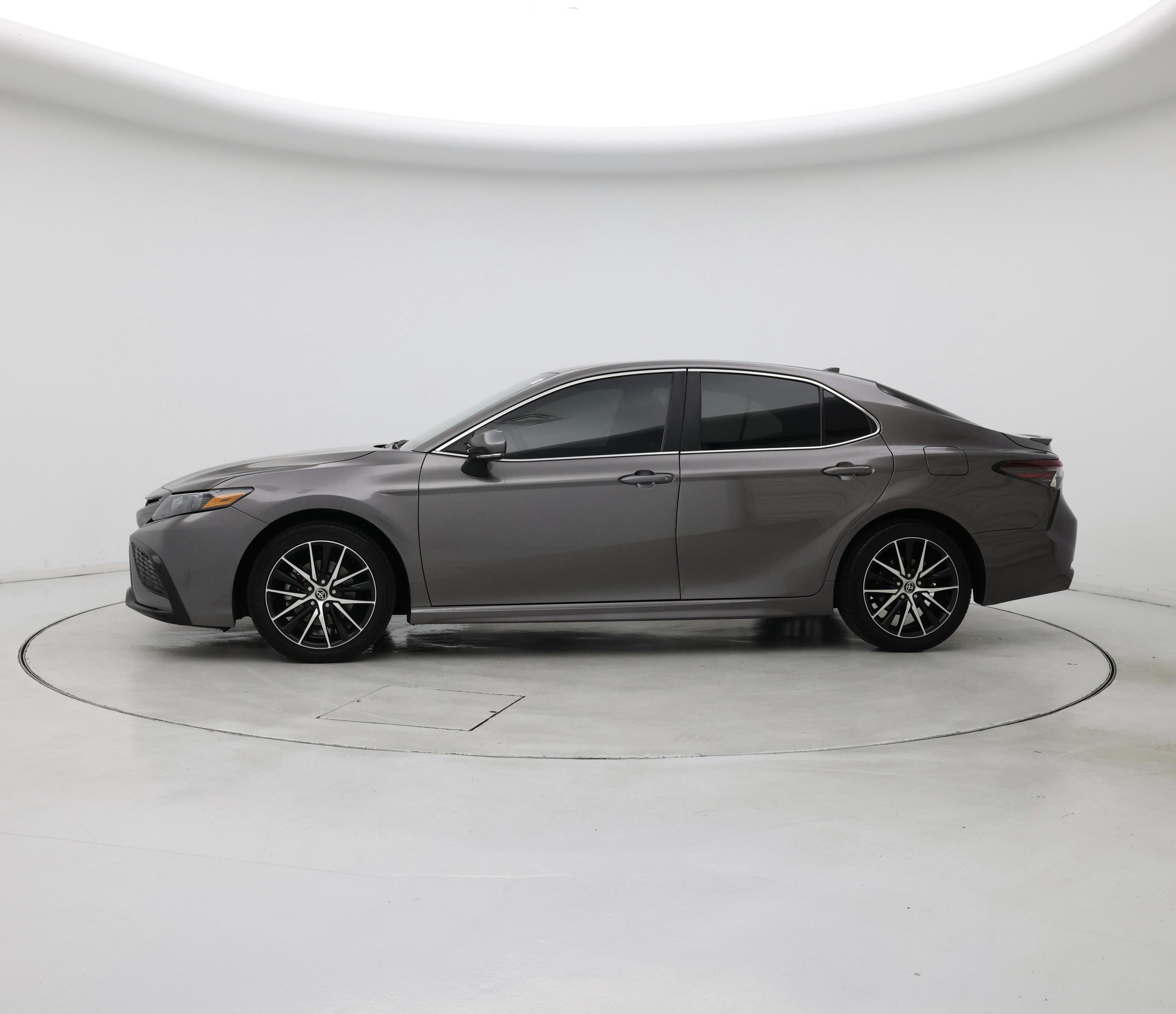 Thumbnail: 2022 Toyota Camry - 3