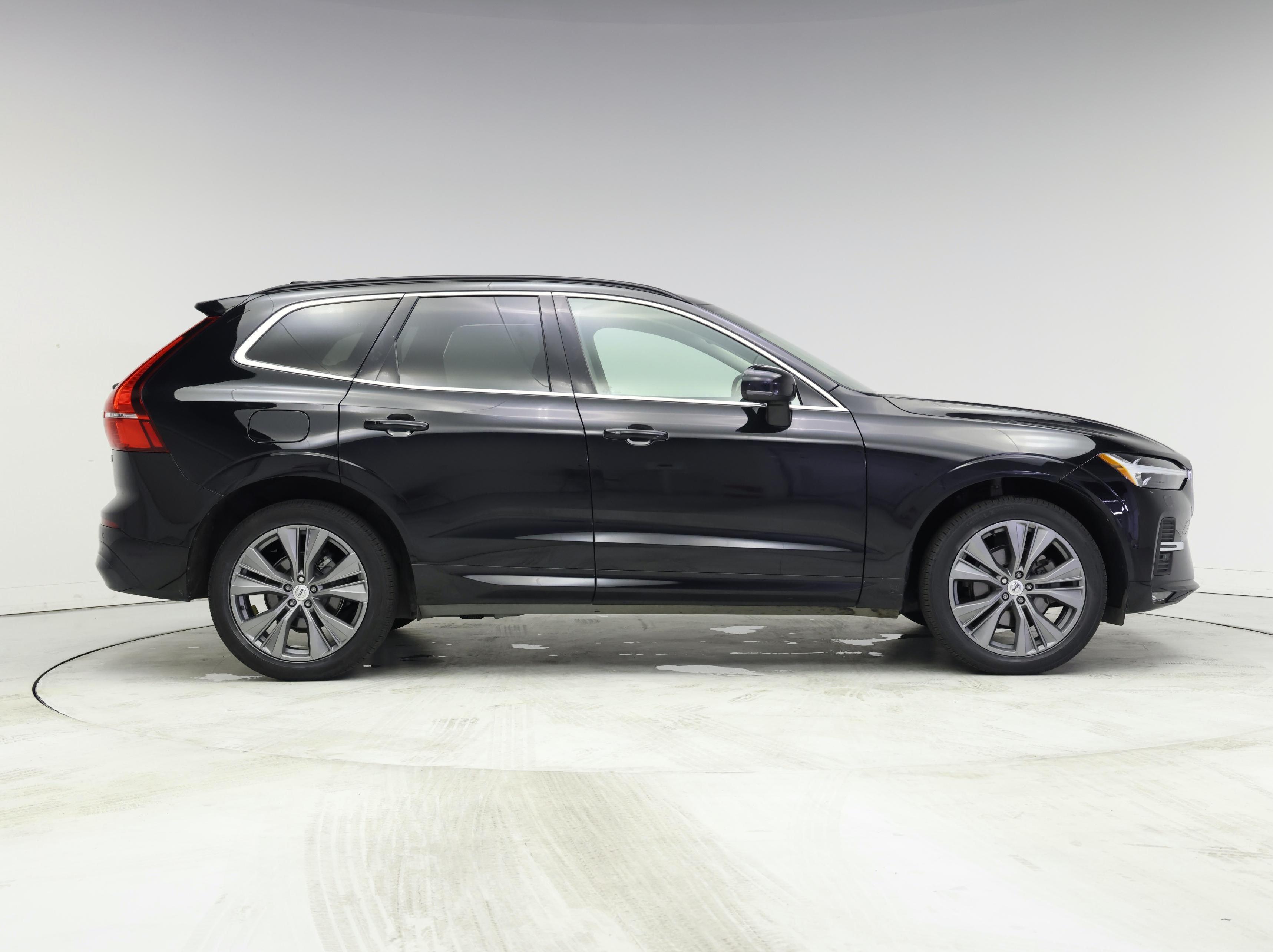 Thumbnail: 2022 Volvo XC60 - 7
