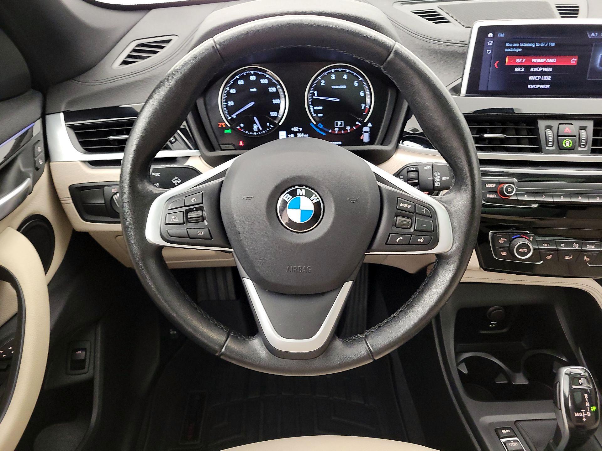 Thumbnail: 2022 BMW X1 - 10