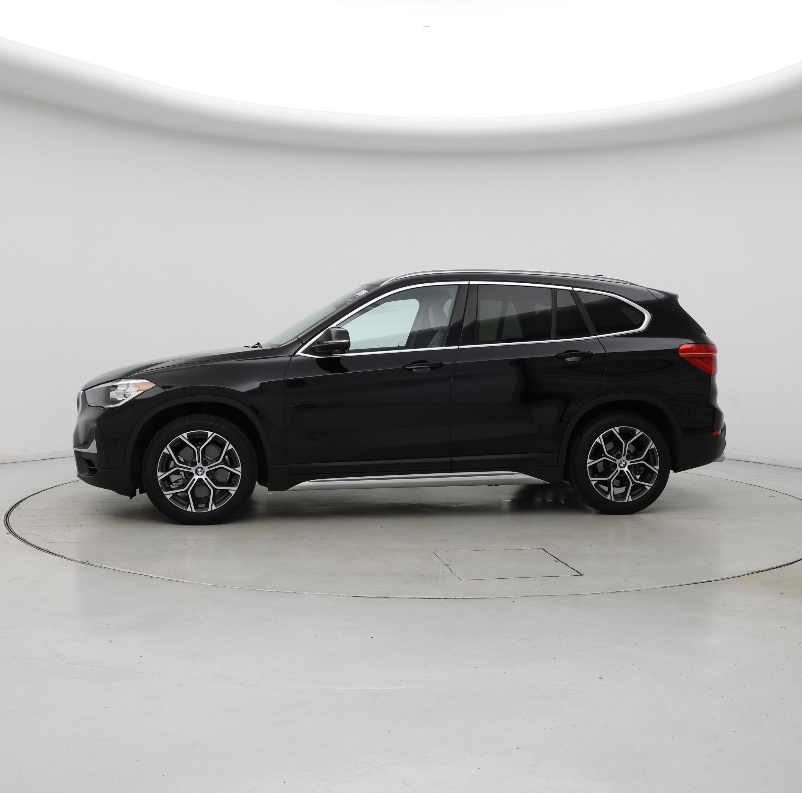 Thumbnail: 2022 BMW X1 - 3