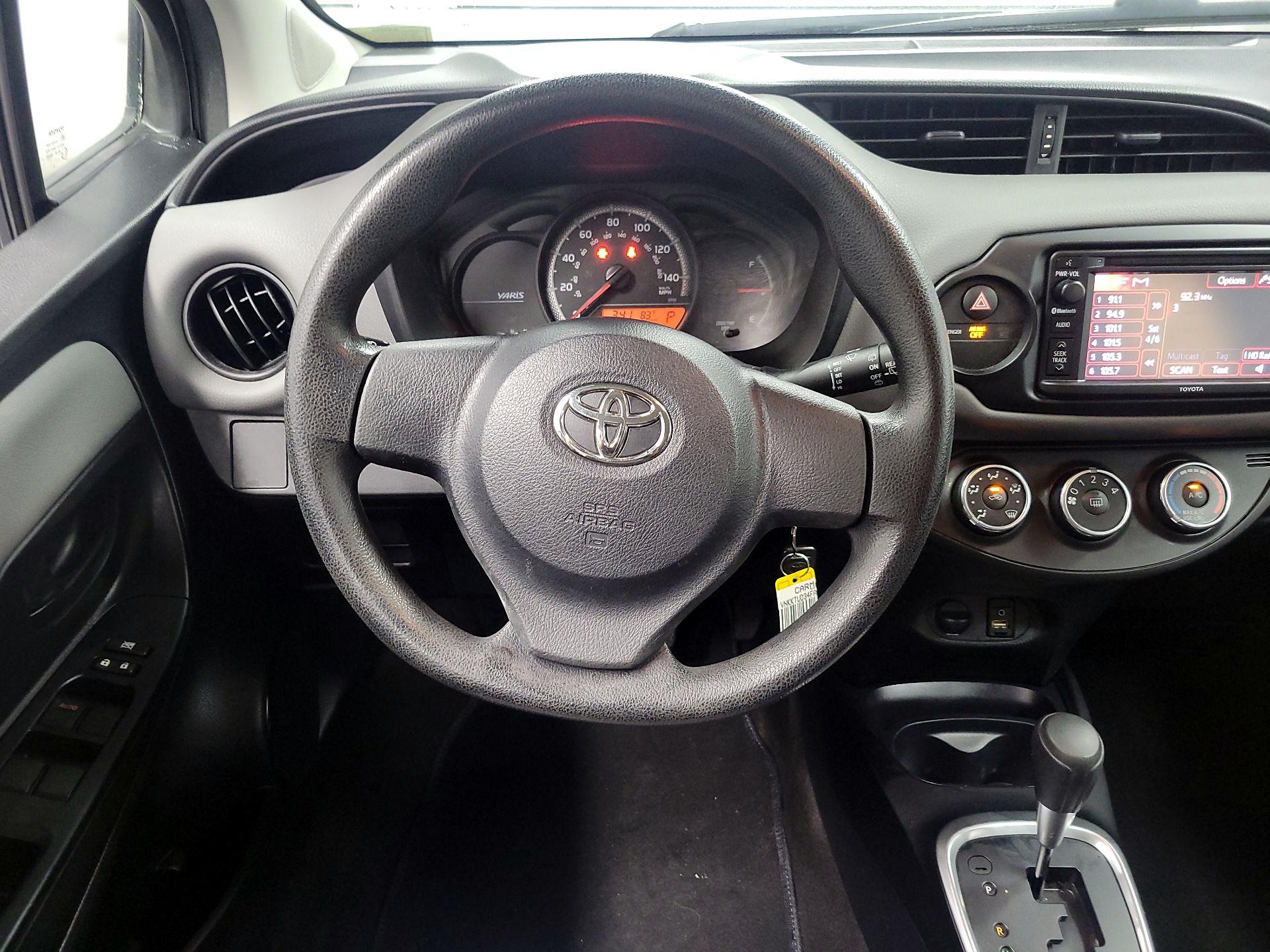 Thumbnail: 2015 Toyota Yaris - 10