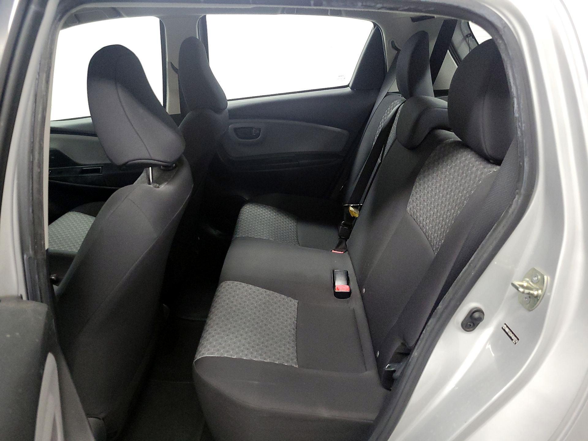 Thumbnail: 2015 Toyota Yaris - 16
