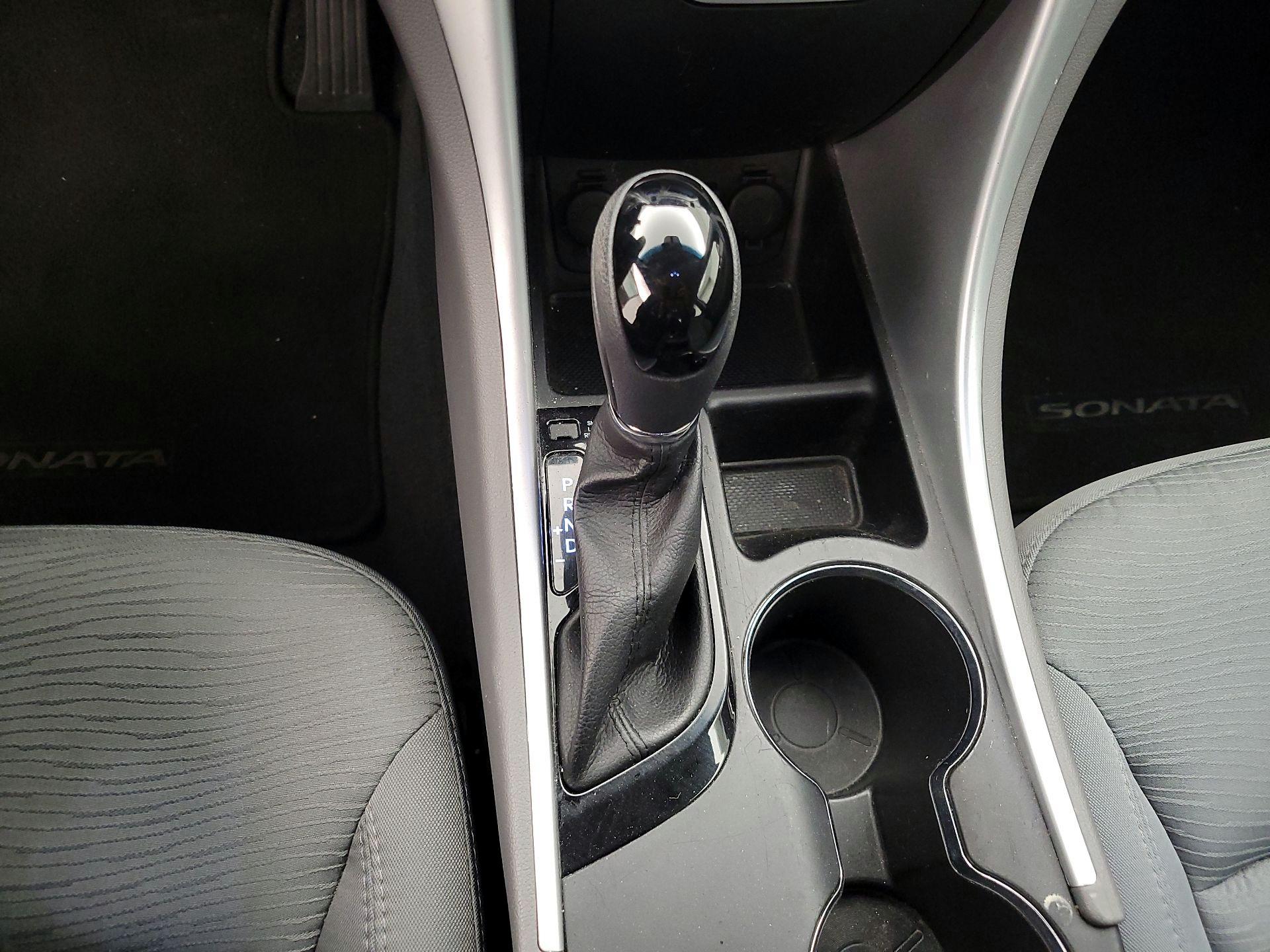Thumbnail: 2014 Hyundai Sonata - 17