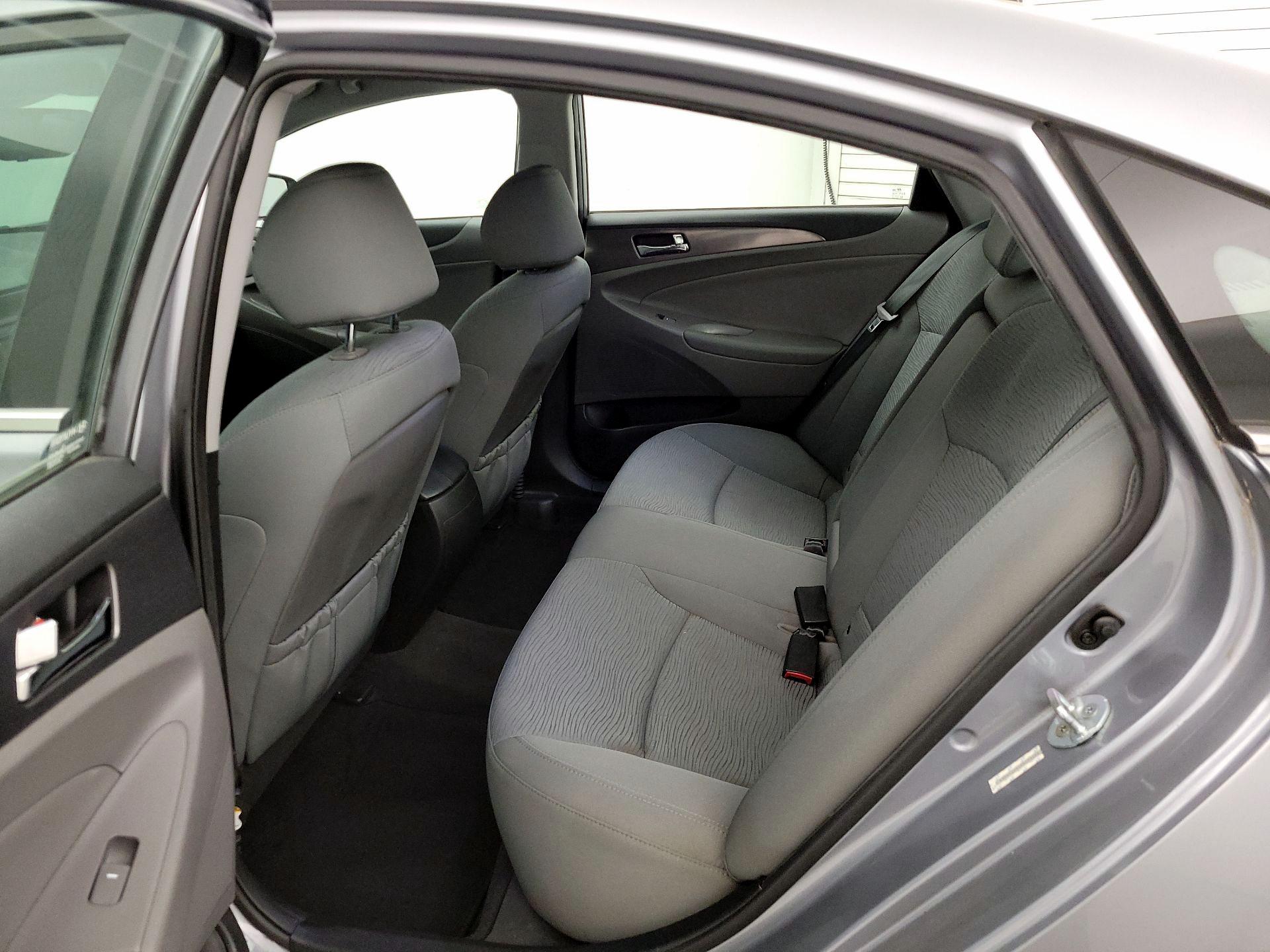 Thumbnail: 2014 Hyundai Sonata - 19