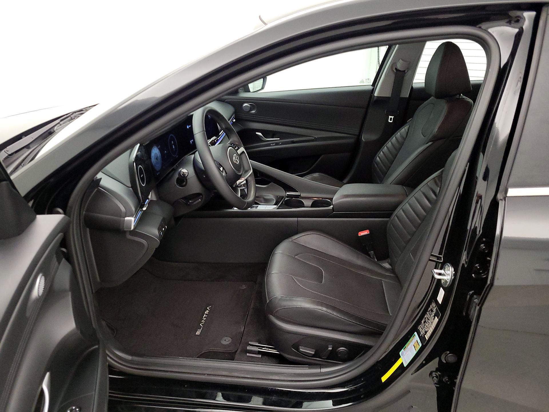 Thumbnail: 2022 Hyundai Elantra - 11