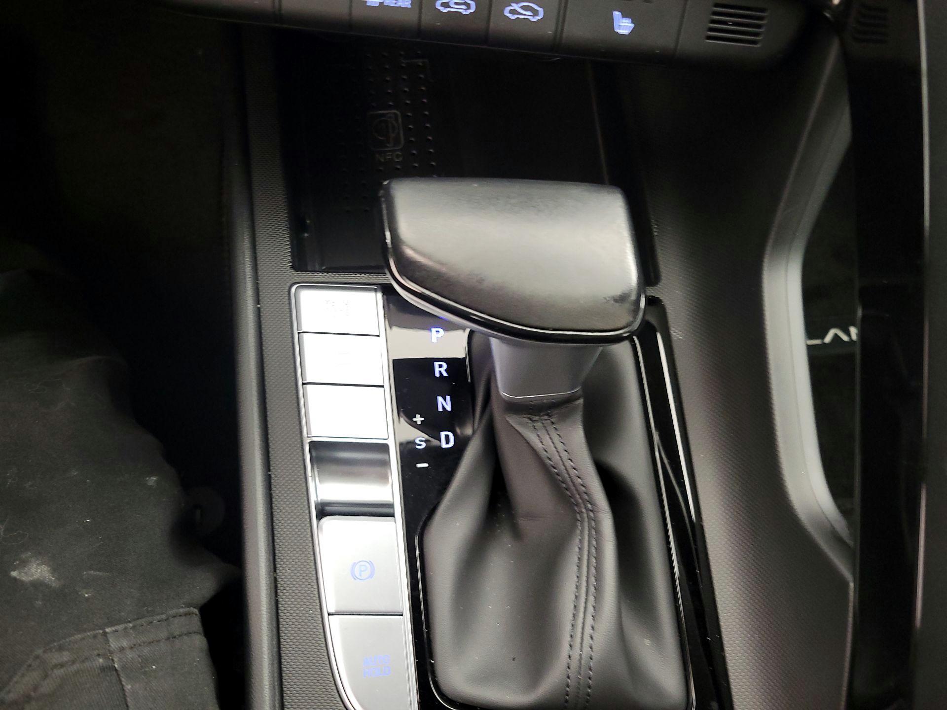 Thumbnail: 2022 Hyundai Elantra - 16