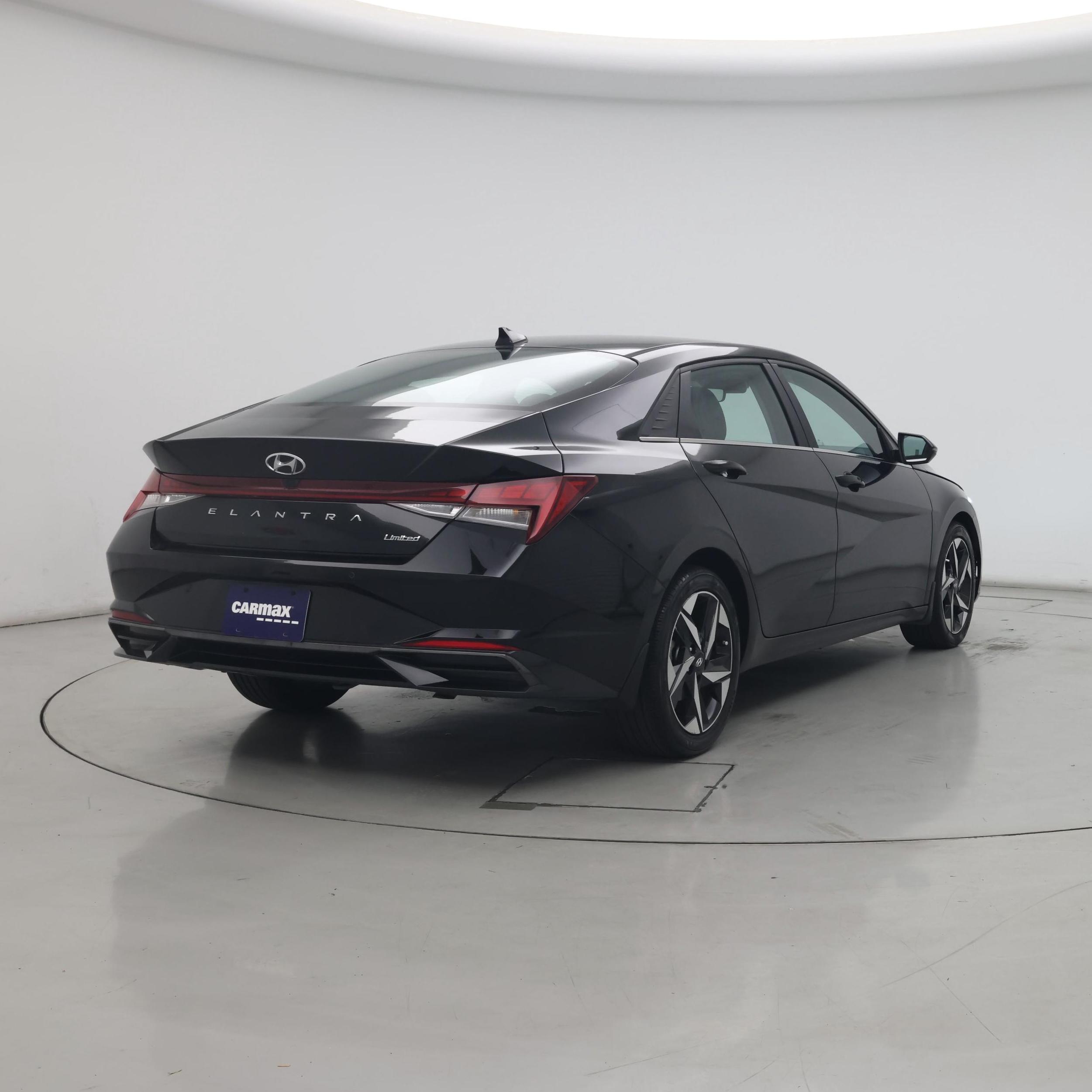 Thumbnail: 2022 Hyundai Elantra - 8