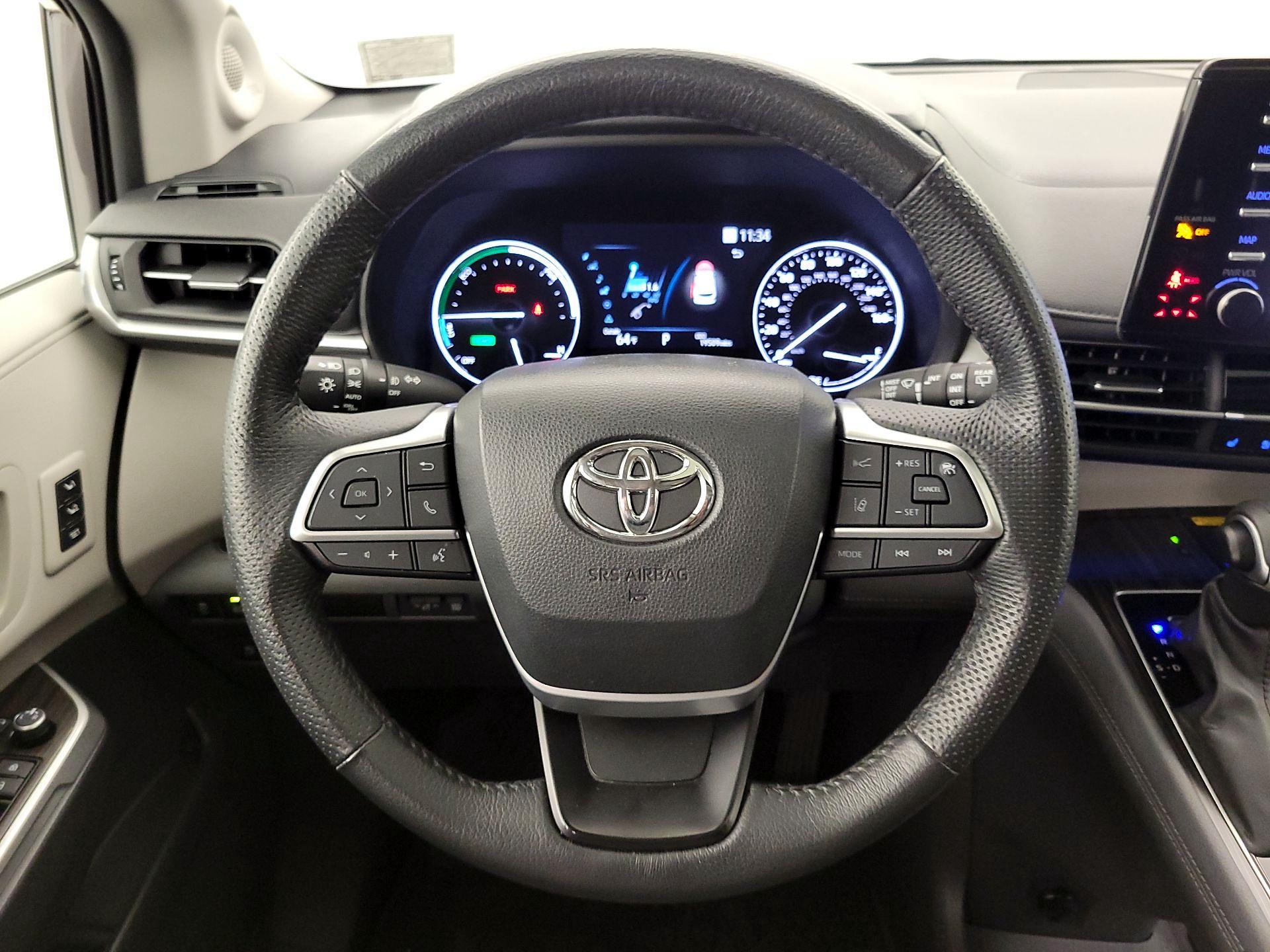 Thumbnail: 2024 Toyota Sienna - 10