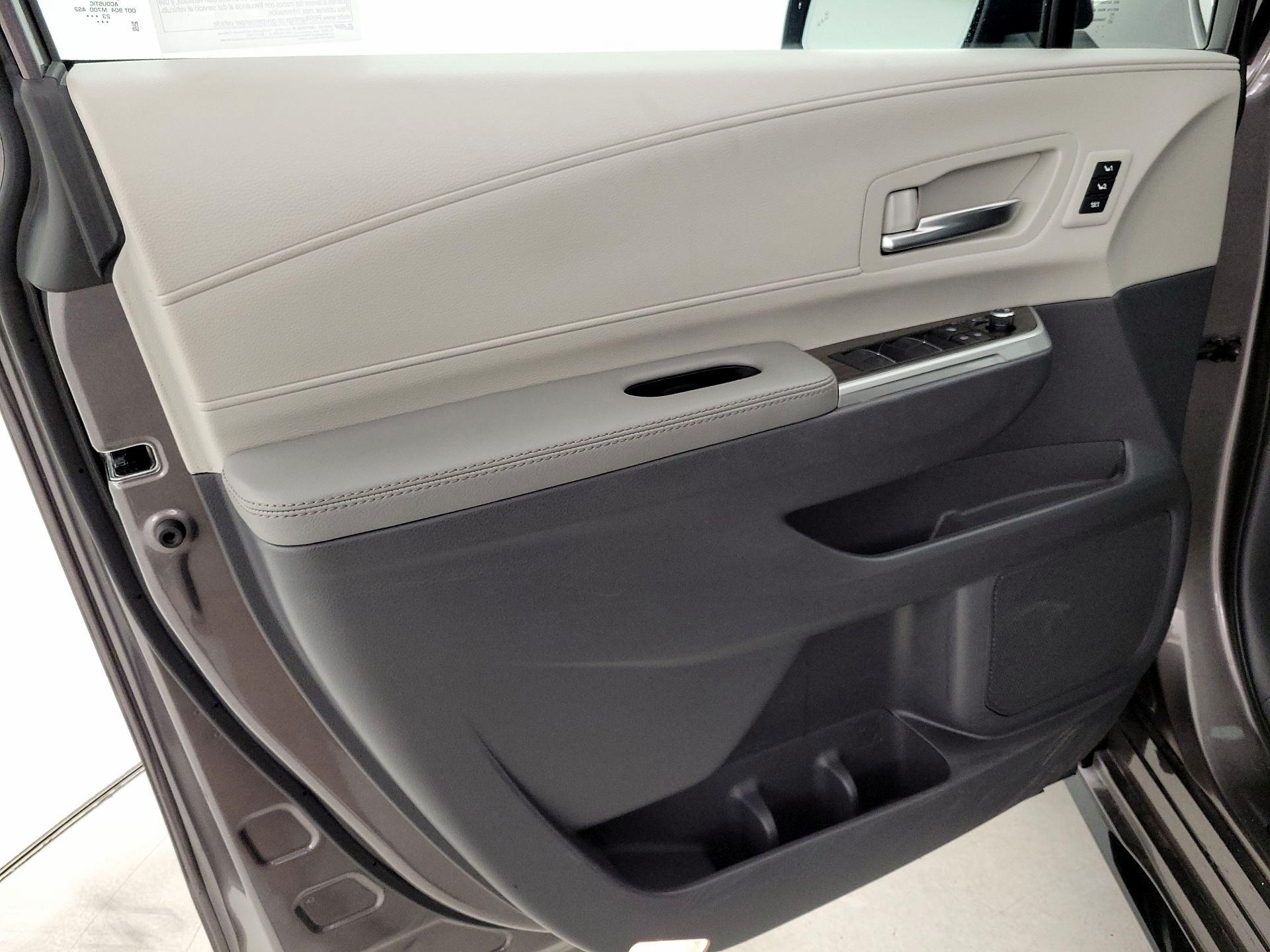 Thumbnail: 2024 Toyota Sienna - 12