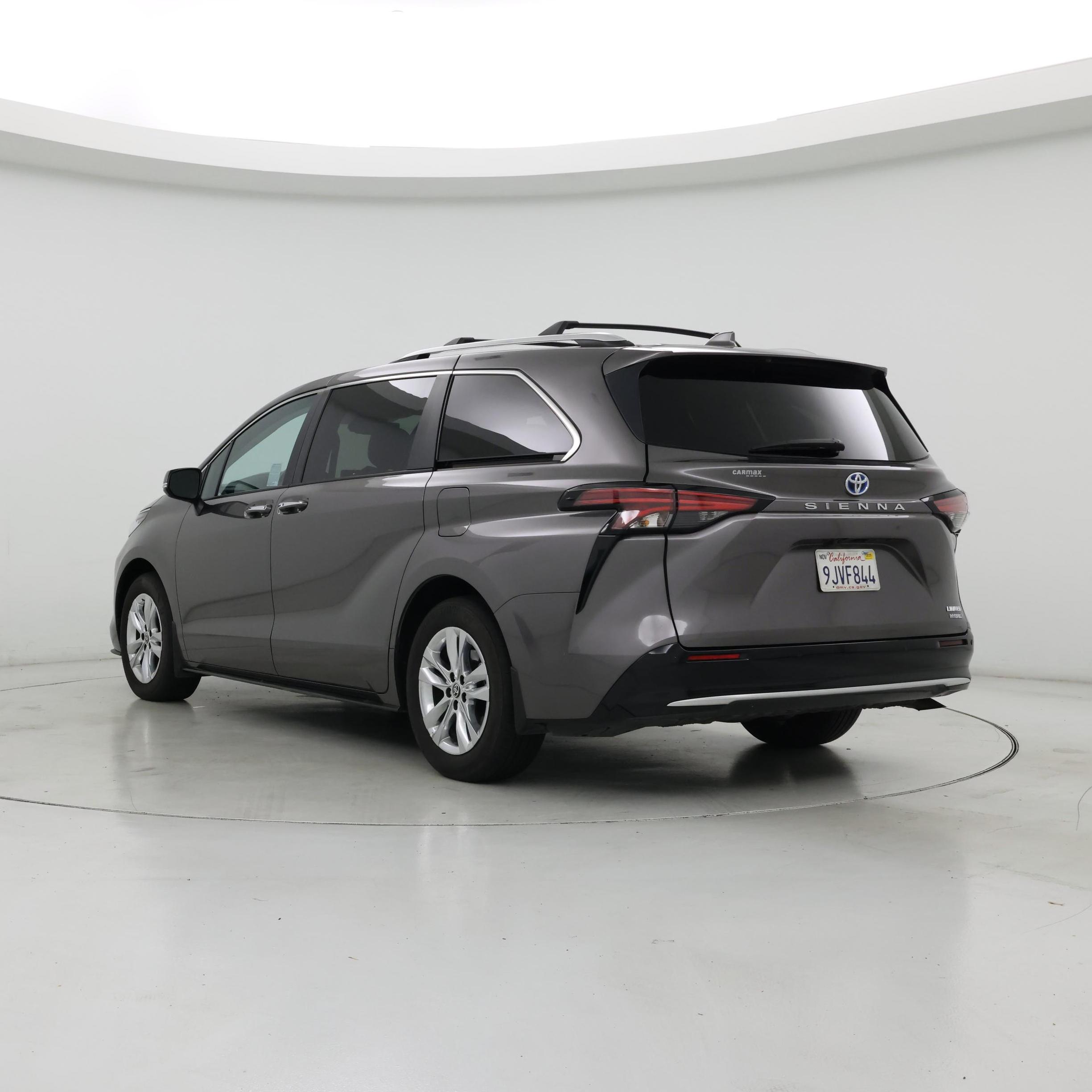Thumbnail: 2024 Toyota Sienna - 2