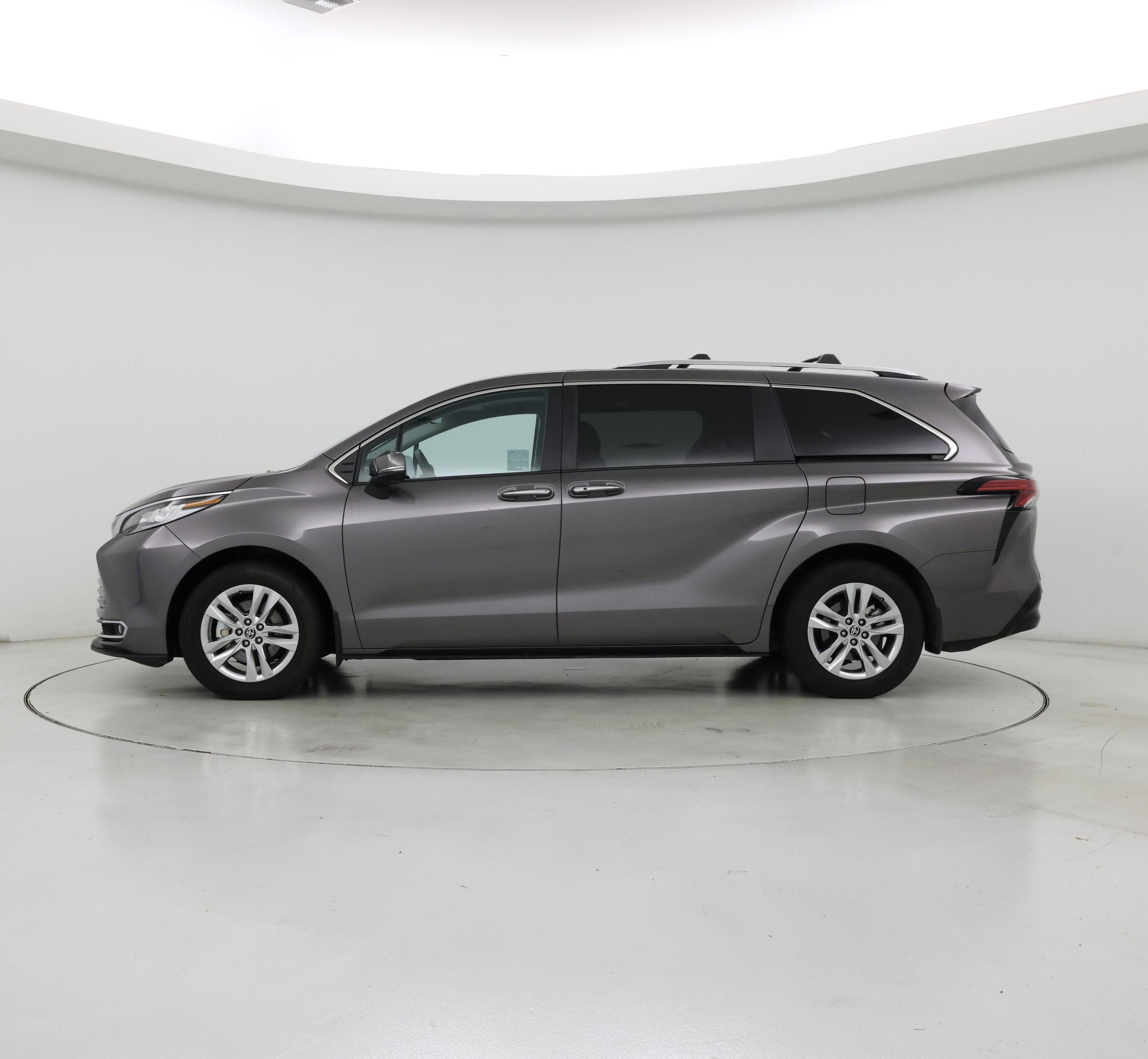 Thumbnail: 2024 Toyota Sienna - 3