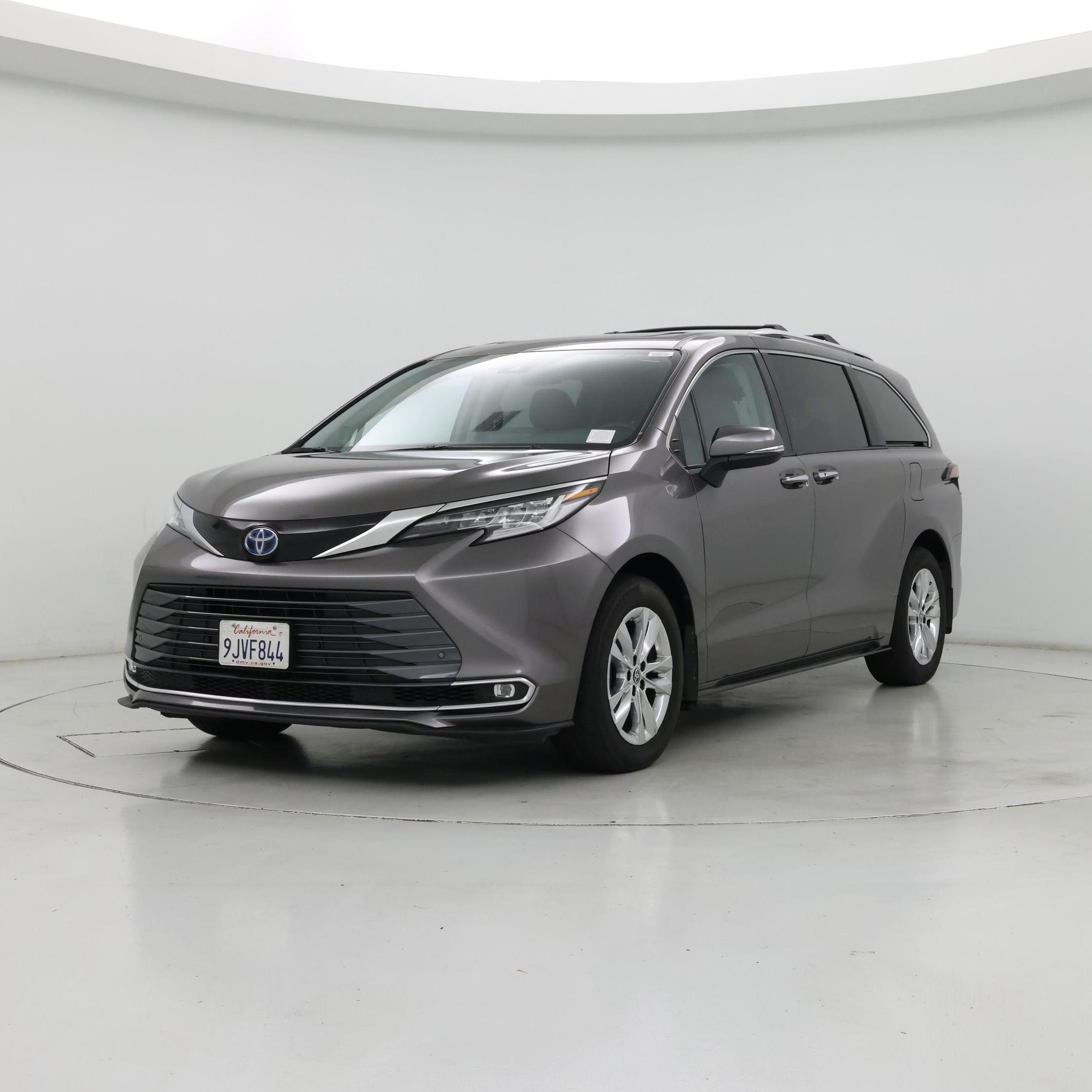 Thumbnail: 2024 Toyota Sienna - 4