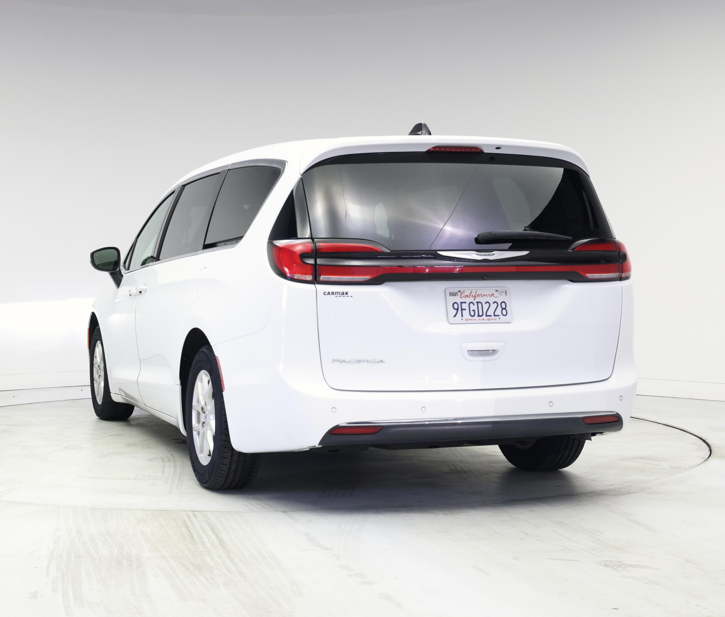 Thumbnail: 2023 Chrysler Pacifica - 2