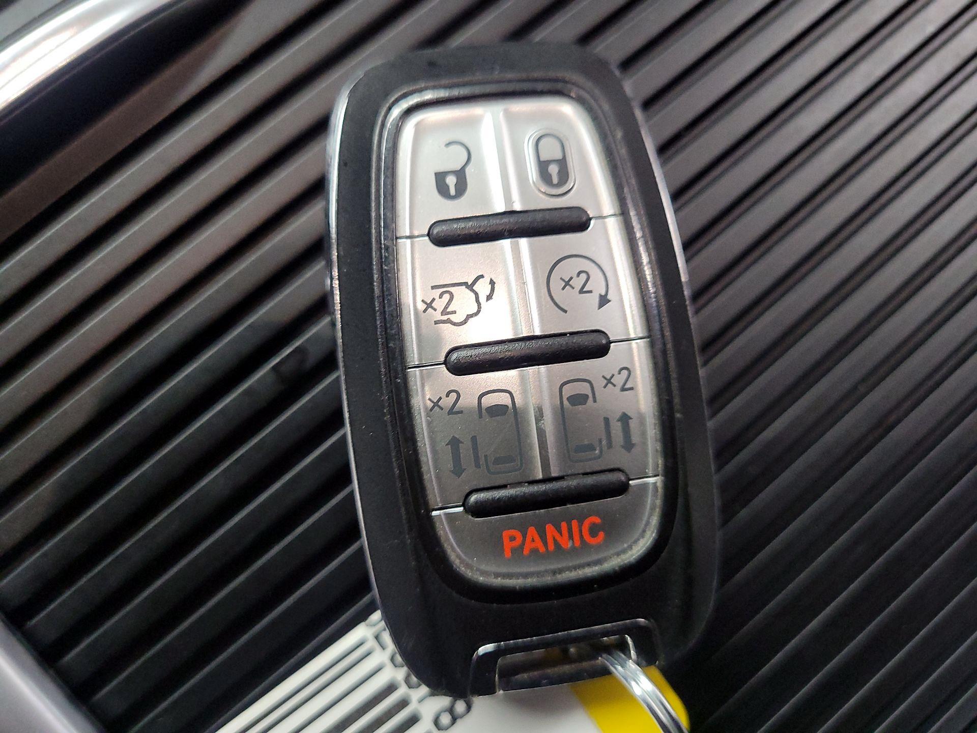 Thumbnail: 2023 Chrysler Pacifica - 20