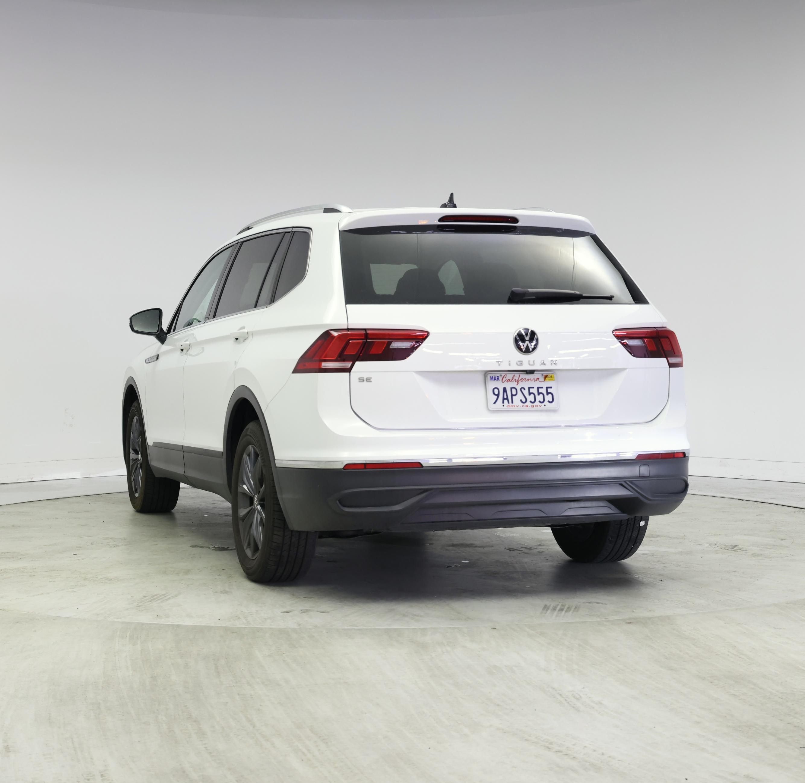Thumbnail: 2022 Volkswagen Tiguan - 2