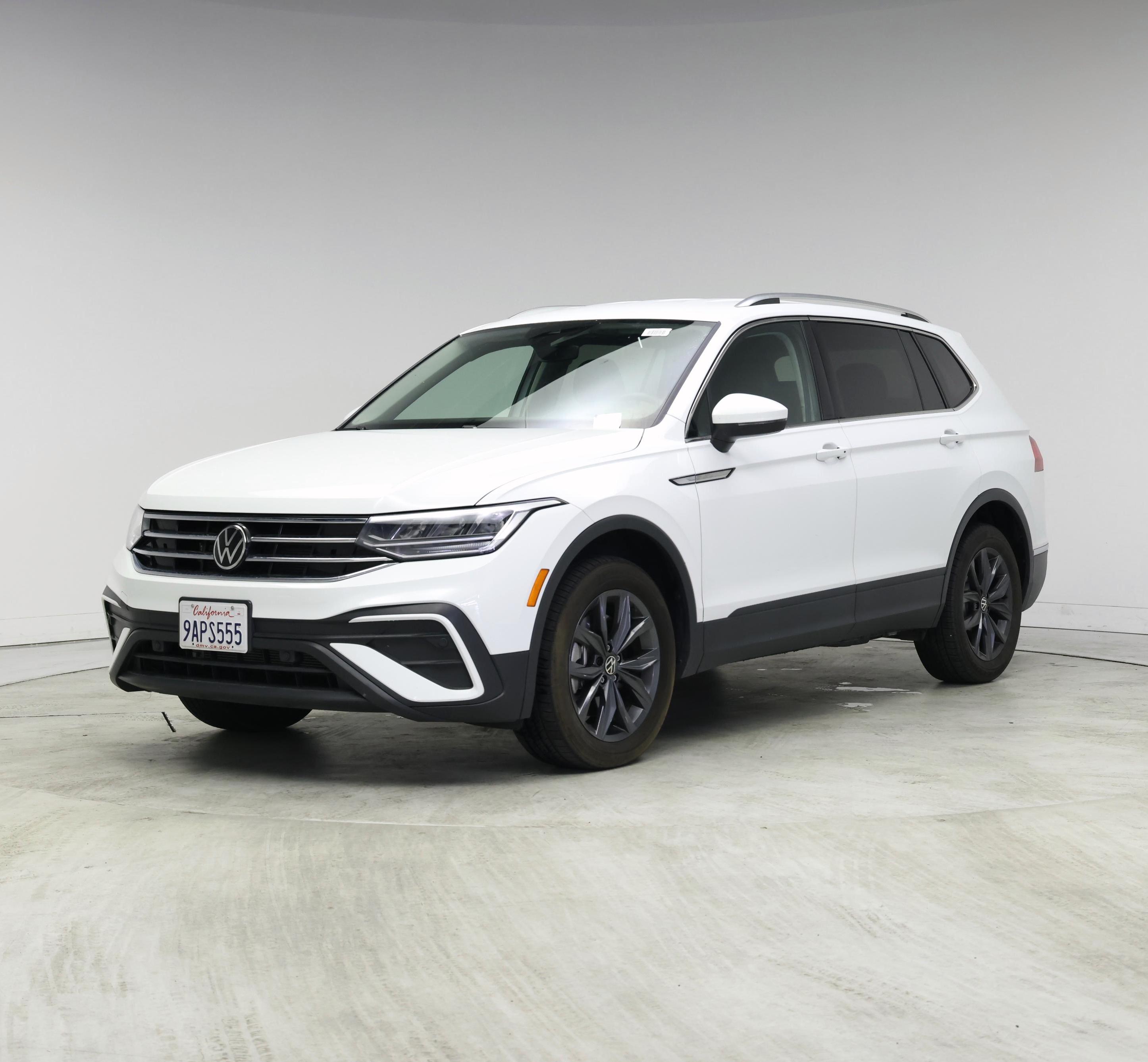 Thumbnail: 2022 Volkswagen Tiguan - 4