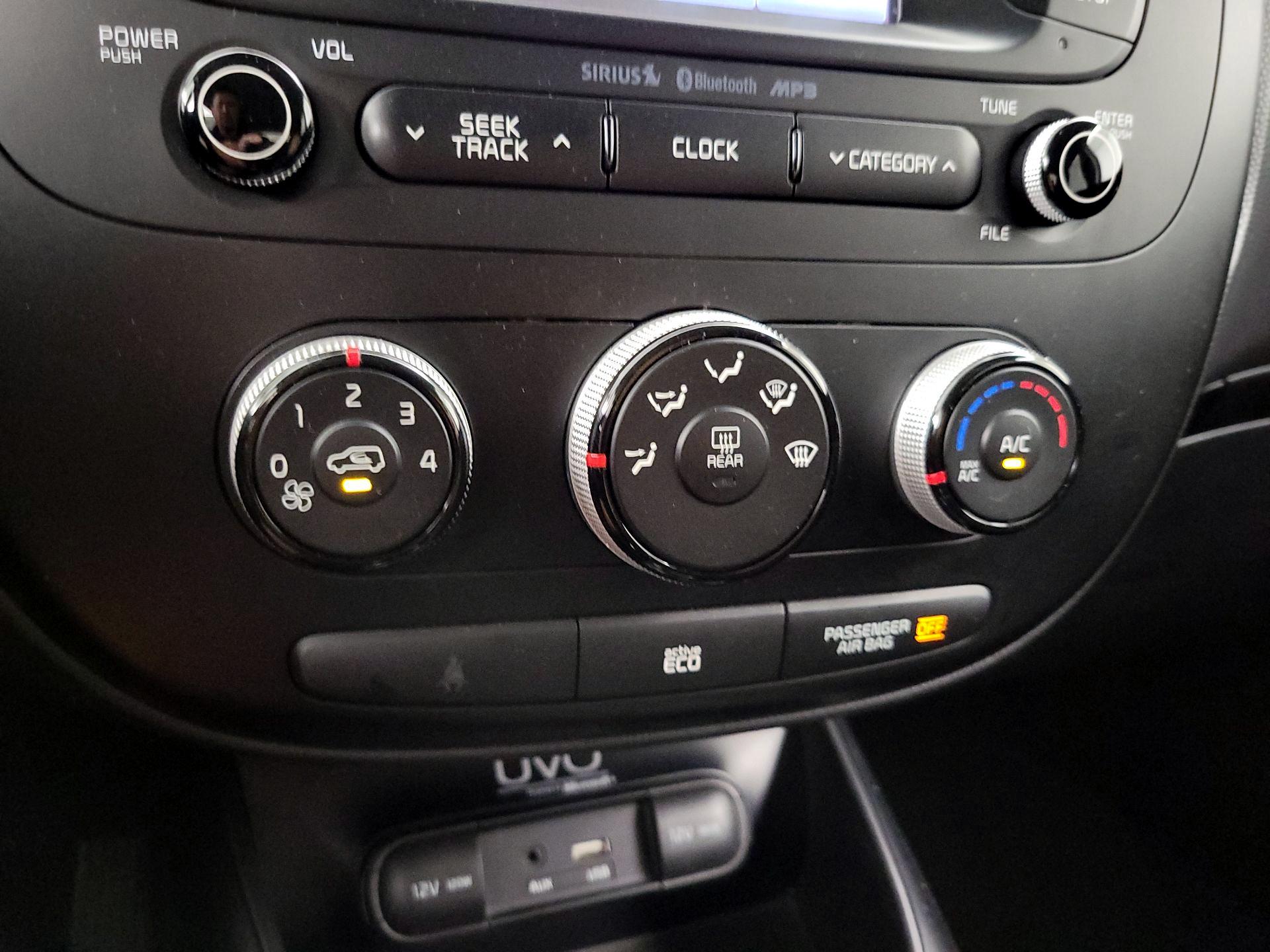 Thumbnail: 2015 Kia Soul - 16