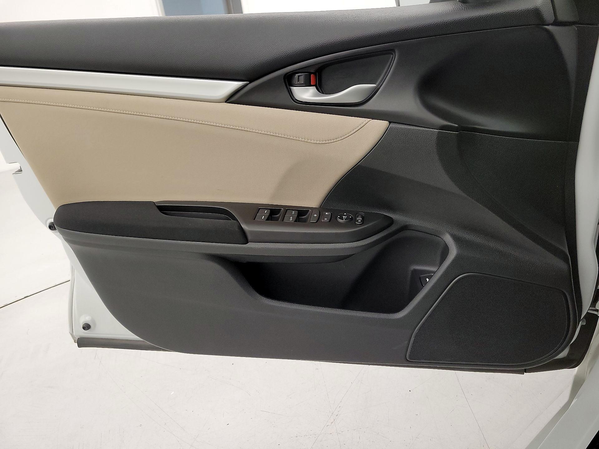 Thumbnail: 2019 Honda Civic - 12