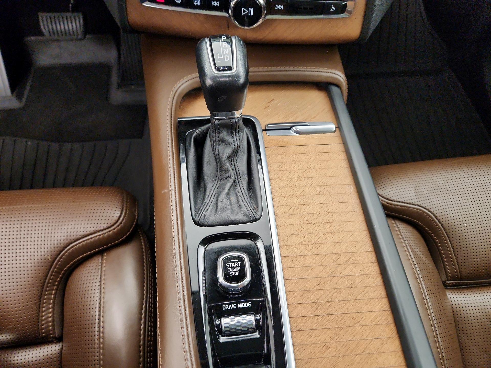 Thumbnail: 2019 Volvo XC90 - 17