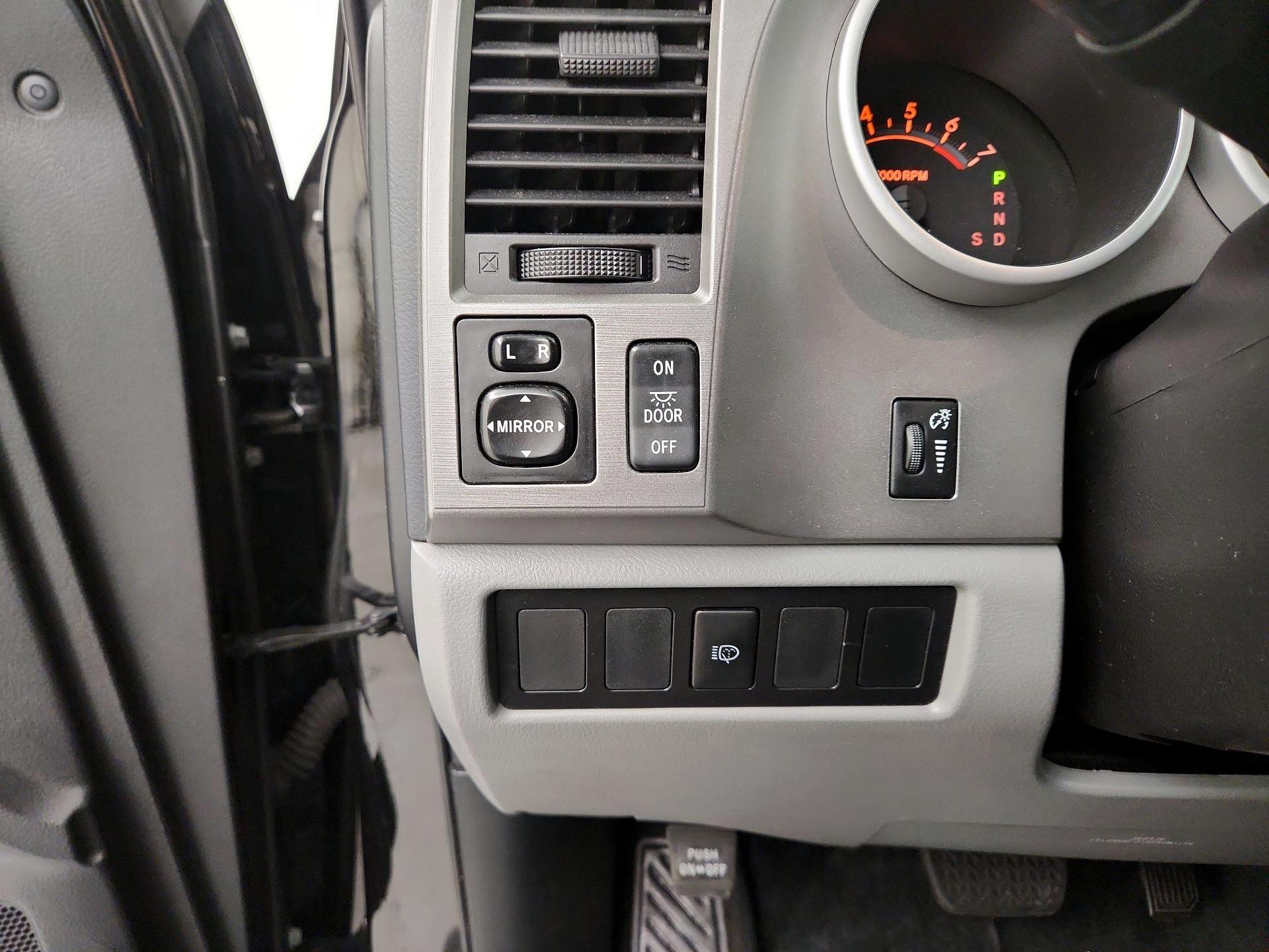 Thumbnail: 2016 Toyota Sequoia - 13