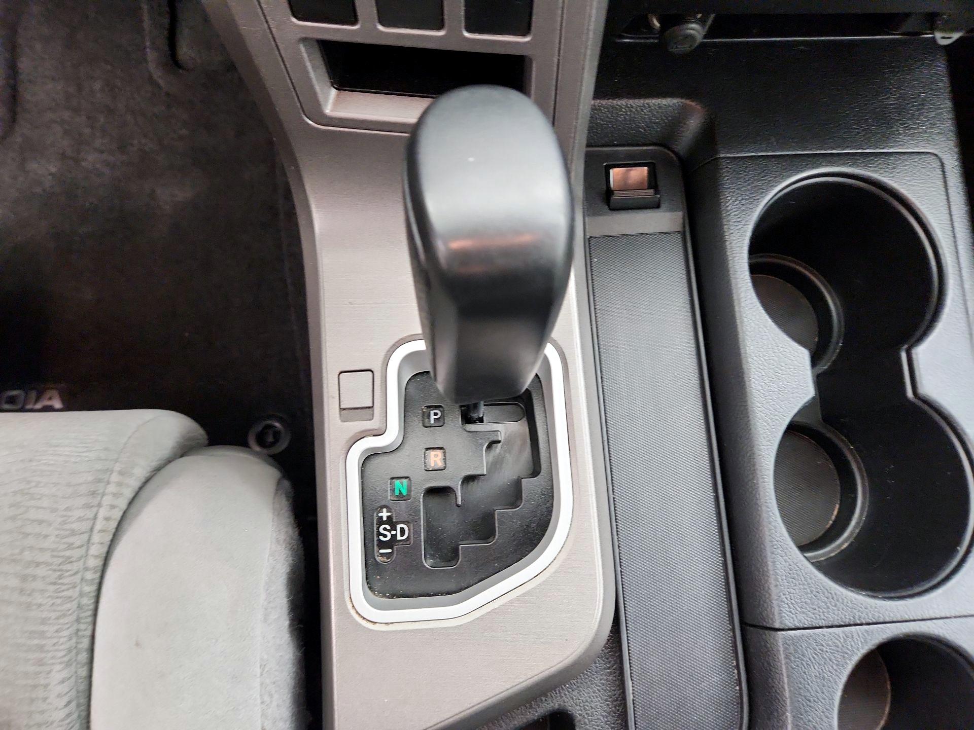 Thumbnail: 2016 Toyota Sequoia - 18