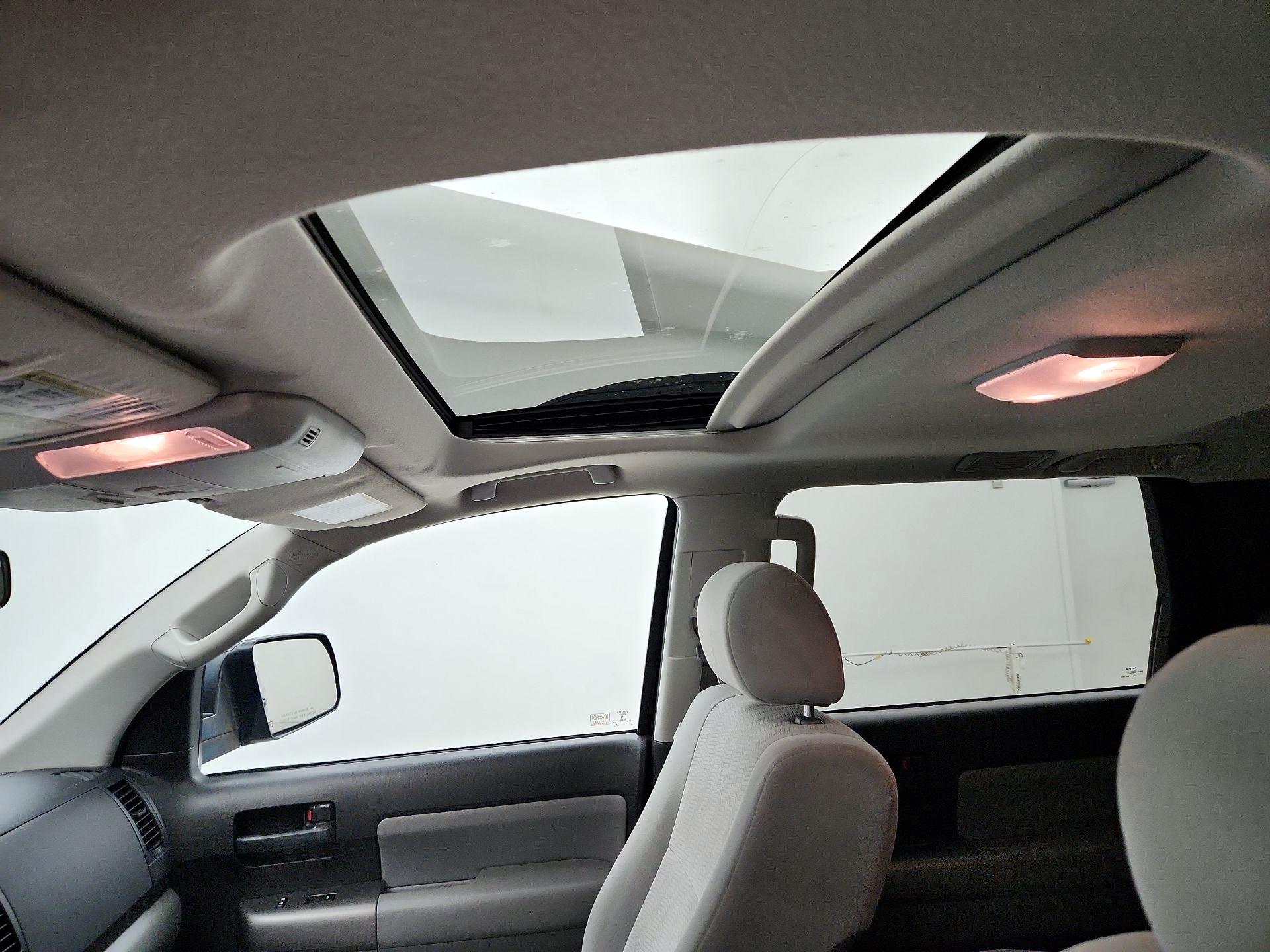 Thumbnail: 2016 Toyota Sequoia - 20